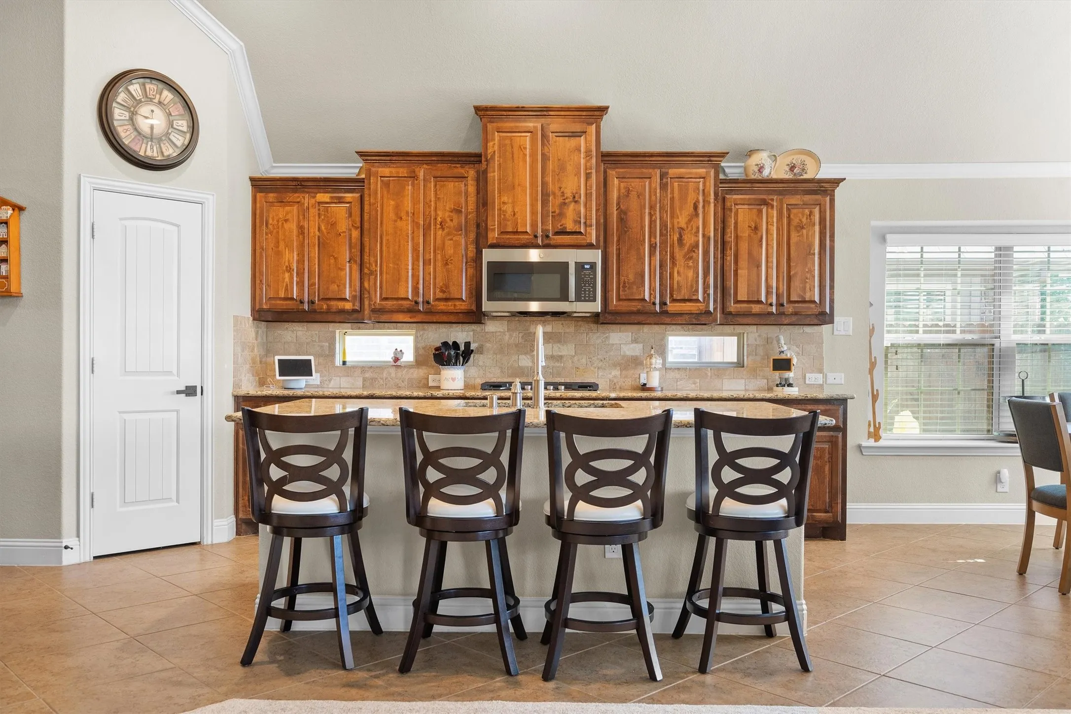 Single Family Residence For Sale in Tarrant County , 604 Satinwood Lane, Euless, Texas 76039, 3 Bedroom, 3 Bathroom, 2 Garage spaces, 2,040 Sqft, built in 2014, mls#21282802, Real Estate Agent in Euless, Homes For Sale in Tarrant county, Homes For Sale in Euless, Realtor in Euless Texas, Real Estate Brokerage Independent Realty Texas, Luminita Cordes Realtor