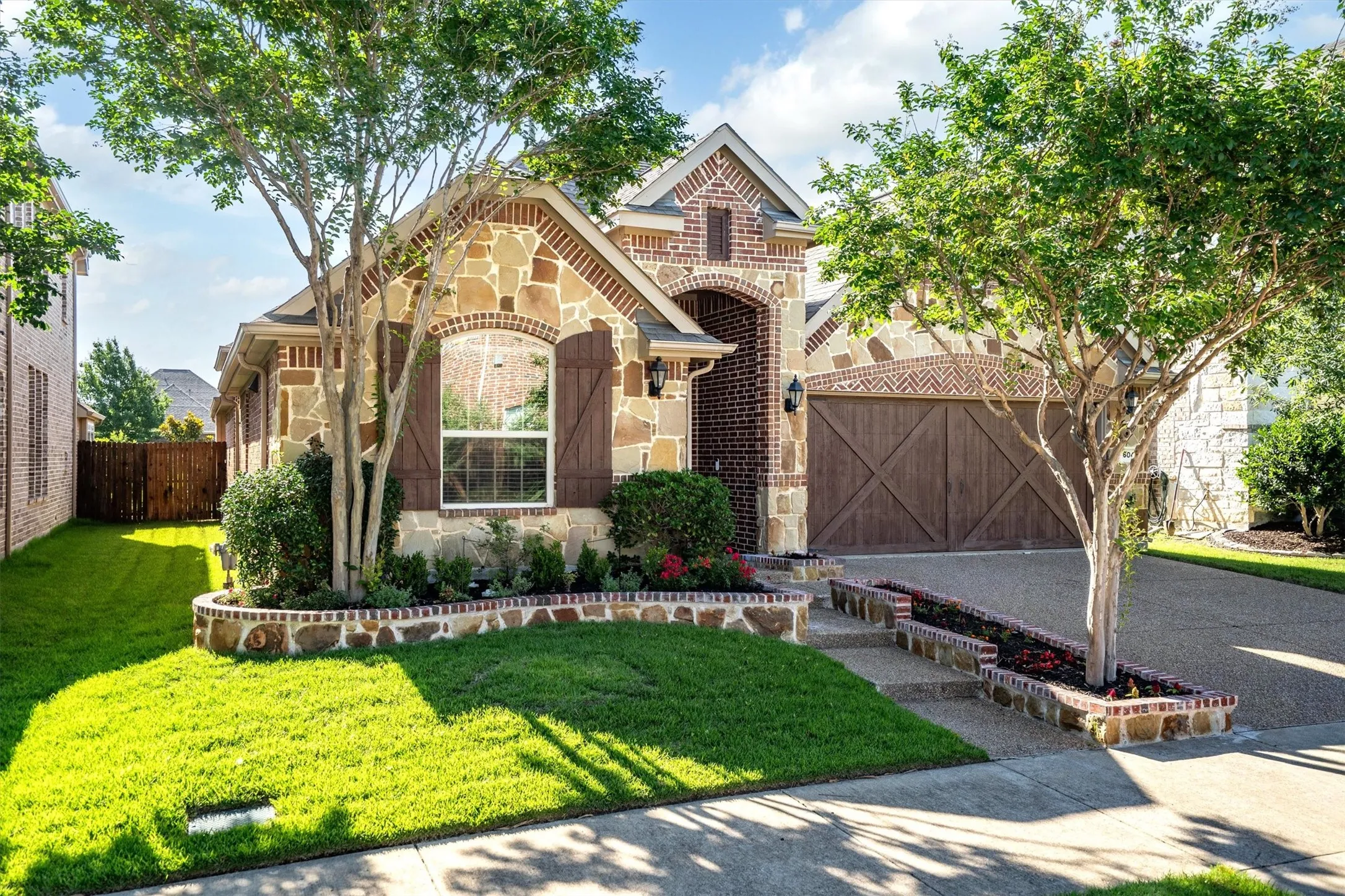 Single Family Residence For Sale in Tarrant County , 604 Satinwood Lane, Euless, Texas 76039, 3 Bedroom, 3 Bathroom, 2 Garage spaces, 2,040 Sqft, built in 2014, mls#21282802, Real Estate Agent in Euless, Homes For Sale in Tarrant county, Homes For Sale in Euless, Realtor in Euless Texas, Real Estate Brokerage Independent Realty Texas, Luminita Cordes Realtor