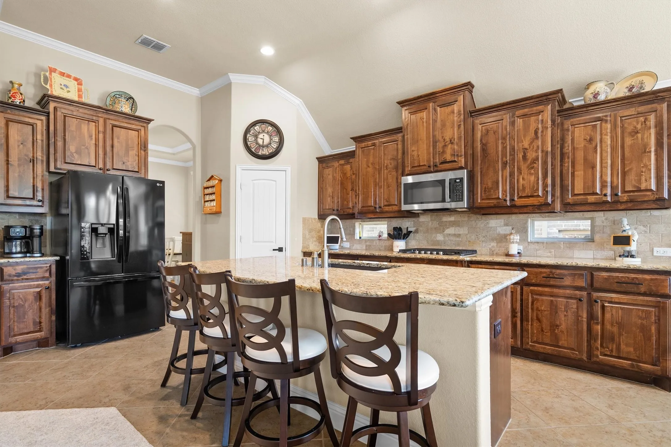 Single Family Residence For Sale in Tarrant County , 604 Satinwood Lane, Euless, Texas 76039, 3 Bedroom, 3 Bathroom, 2 Garage spaces, 2,040 Sqft, built in 2014, mls#21282802, Real Estate Agent in Euless, Homes For Sale in Tarrant county, Homes For Sale in Euless, Realtor in Euless Texas, Real Estate Brokerage Independent Realty Texas, Luminita Cordes Realtor