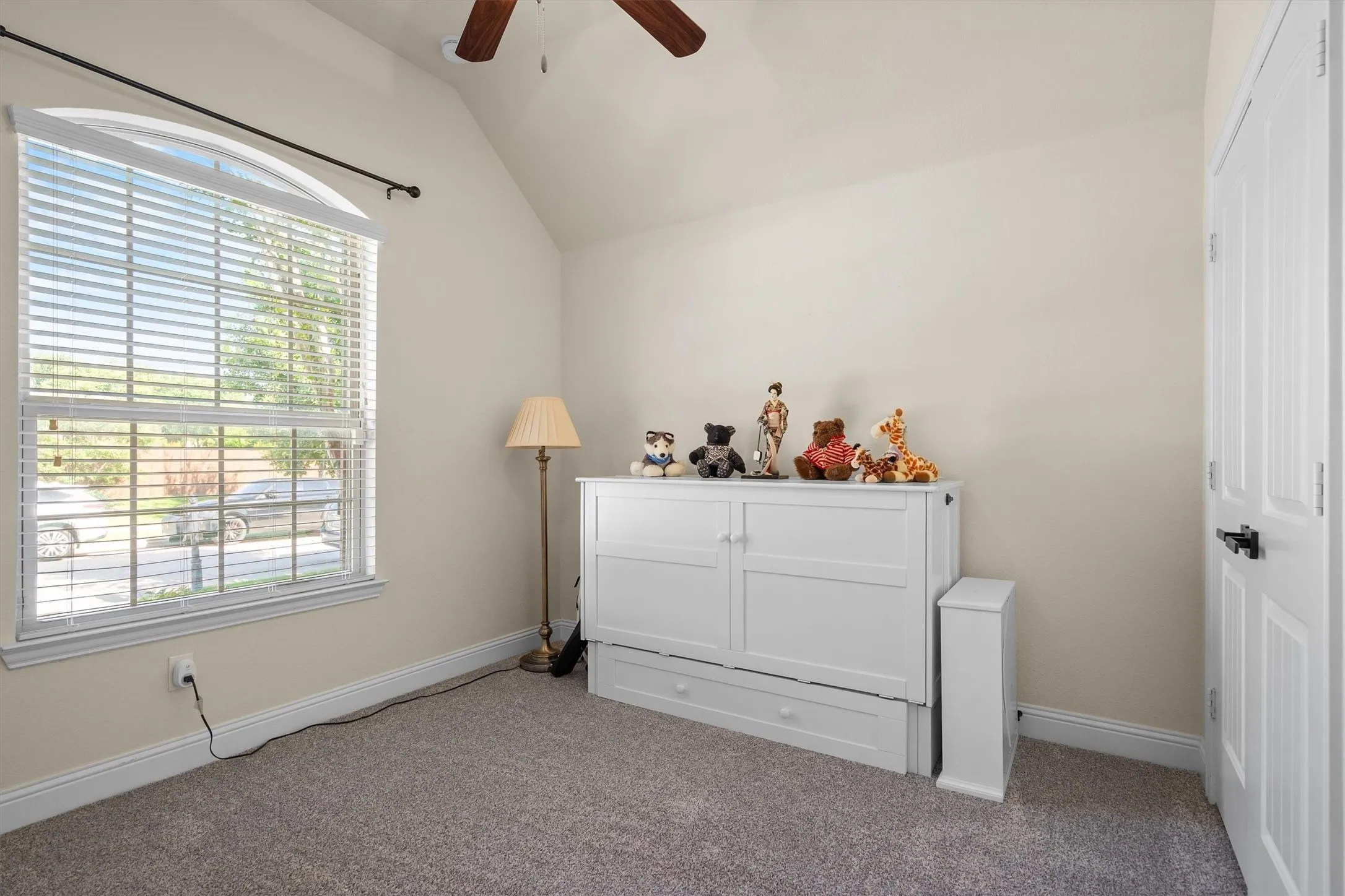 Single Family Residence For Sale in Tarrant County , 604 Satinwood Lane, Euless, Texas 76039, 3 Bedroom, 3 Bathroom, 2 Garage spaces, 2,040 Sqft, built in 2014, mls#21282802, Real Estate Agent in Euless, Homes For Sale in Tarrant county, Homes For Sale in Euless, Realtor in Euless Texas, Real Estate Brokerage Independent Realty Texas, Luminita Cordes Realtor