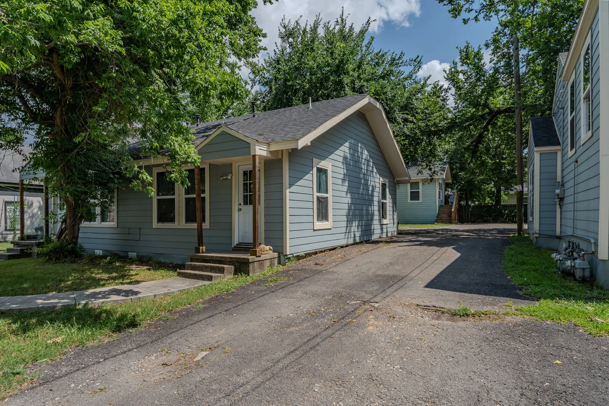 For Sale in Hunt County , 3415 Henry Street, Greenville, Texas 75401, 5 Bedrooms, 4 Bathrooms, 1 Garage spaces, 0 Sqft, built in 1950, Price $439,500, mls#21284862, Real Estate Agent in Greenville, Homes For Sale in Hunt county, Homes For Sale in Greenville, Realtor in Greenville Texas, Real Estate Brokerage Independent Realty Texas, Luminita Cordes Realtor