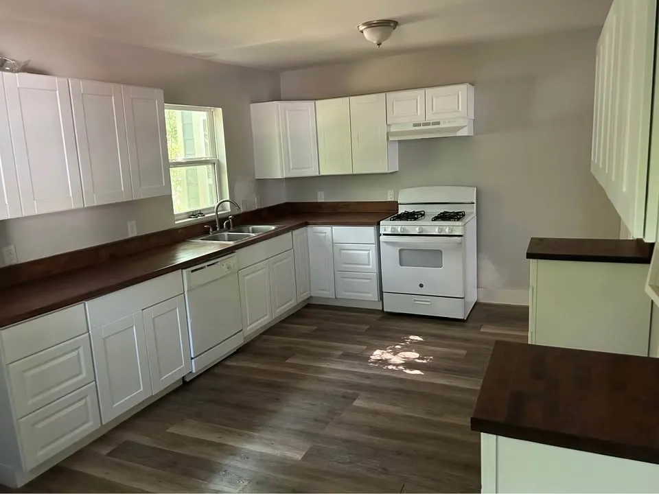 For Sale in Hunt County , 3415 Henry Street, Greenville, Texas 75401, 5 Bedrooms, 4 Bathrooms, 1 Garage spaces, 0 Sqft, built in 1950, Price $439,500, mls#21284862, Real Estate Agent in Greenville, Homes For Sale in Hunt county, Homes For Sale in Greenville, Realtor in Greenville Texas, Real Estate Brokerage Independent Realty Texas, Luminita Cordes Realtor