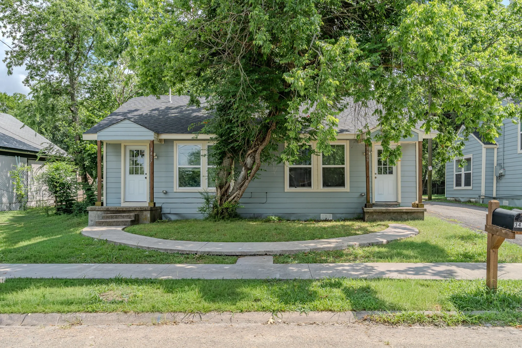 For Sale in Hunt County , 3415 Henry Street, Greenville, Texas 75401, 5 Bedrooms, 4 Bathrooms, 1 Garage spaces, 0 Sqft, built in 1950, Price $439,500, mls#21284862, Real Estate Agent in Greenville, Homes For Sale in Hunt county, Homes For Sale in Greenville, Realtor in Greenville Texas, Real Estate Brokerage Independent Realty Texas, Luminita Cordes Realtor