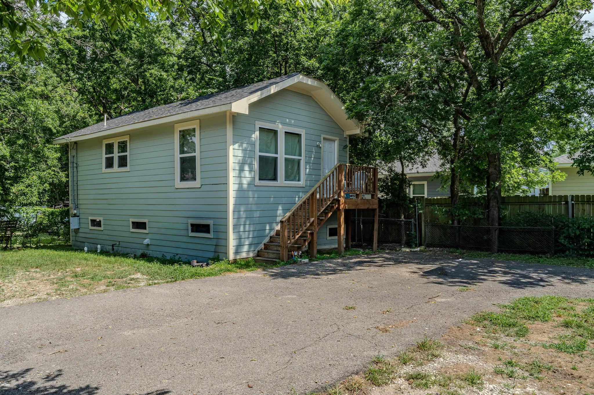 For Sale in Hunt County , 3415 Henry Street, Greenville, Texas 75401, 5 Bedrooms, 4 Bathrooms, 1 Garage spaces, 0 Sqft, built in 1950, Price $439,500, mls#21284862, Real Estate Agent in Greenville, Homes For Sale in Hunt county, Homes For Sale in Greenville, Realtor in Greenville Texas, Real Estate Brokerage Independent Realty Texas, Luminita Cordes Realtor