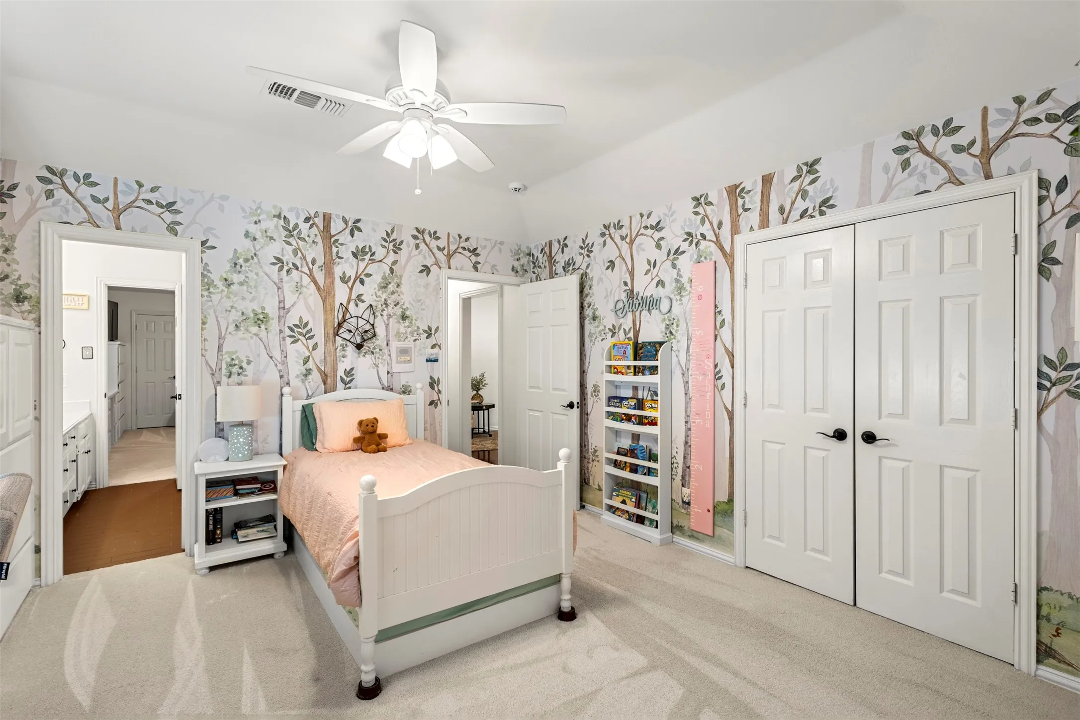 Single Family Residence For Sale in Tarrant County , 8 Park Place, Mansfield, Texas 76063, 5 Bedroom, 5 Bathroom, 4 Garage spaces, 5,228 Sqft, built in 1991, mls#21285218, Real Estate Agent in Mansfield, Homes For Sale in Tarrant county, Homes For Sale in Mansfield, Realtor in Mansfield Texas, Real Estate Brokerage Independent Realty Texas, Luminita Cordes Realtor