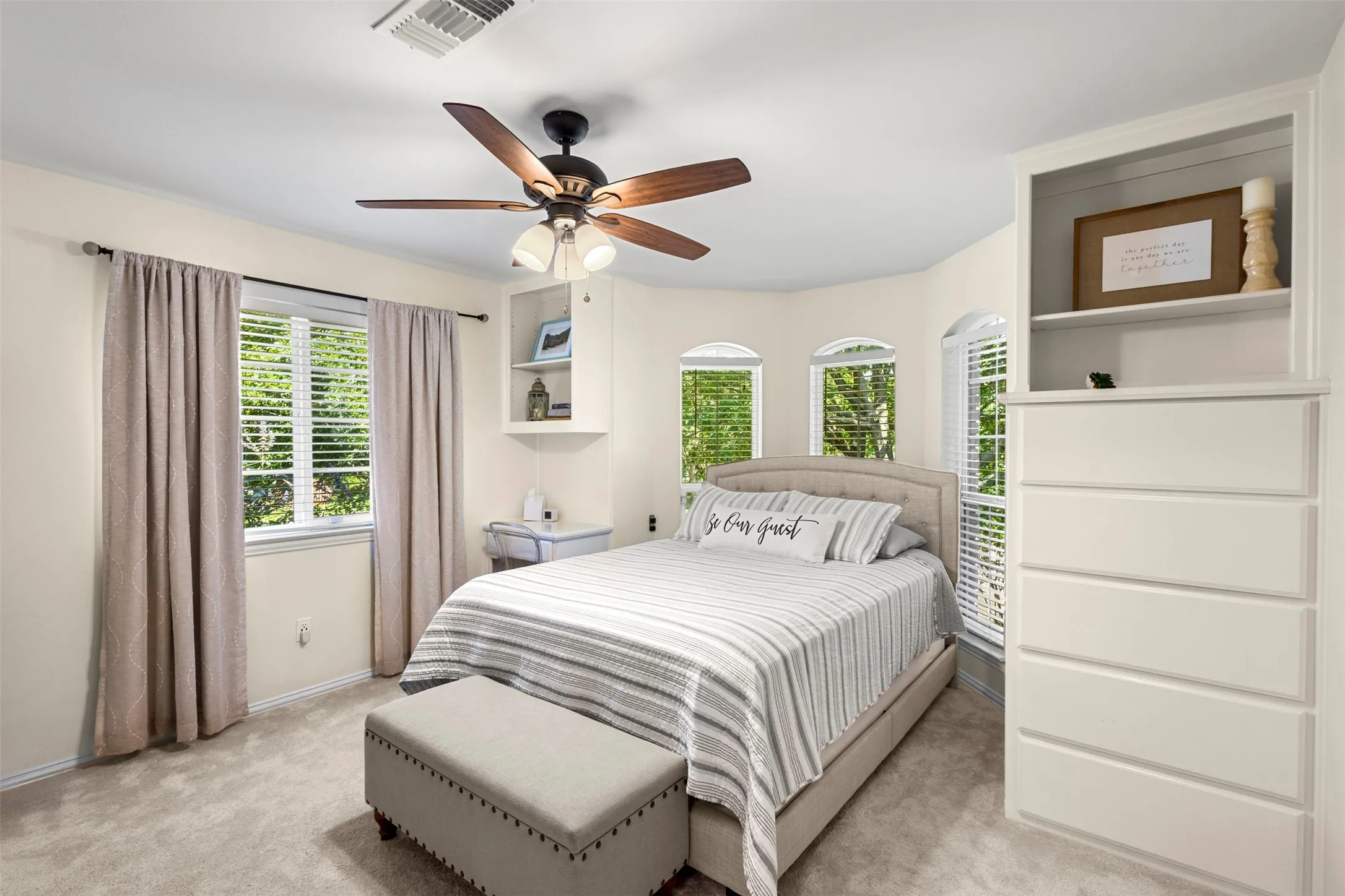 Single Family Residence For Sale in Tarrant County , 8 Park Place, Mansfield, Texas 76063, 5 Bedroom, 5 Bathroom, 4 Garage spaces, 5,228 Sqft, built in 1991, mls#21285218, Real Estate Agent in Mansfield, Homes For Sale in Tarrant county, Homes For Sale in Mansfield, Realtor in Mansfield Texas, Real Estate Brokerage Independent Realty Texas, Luminita Cordes Realtor