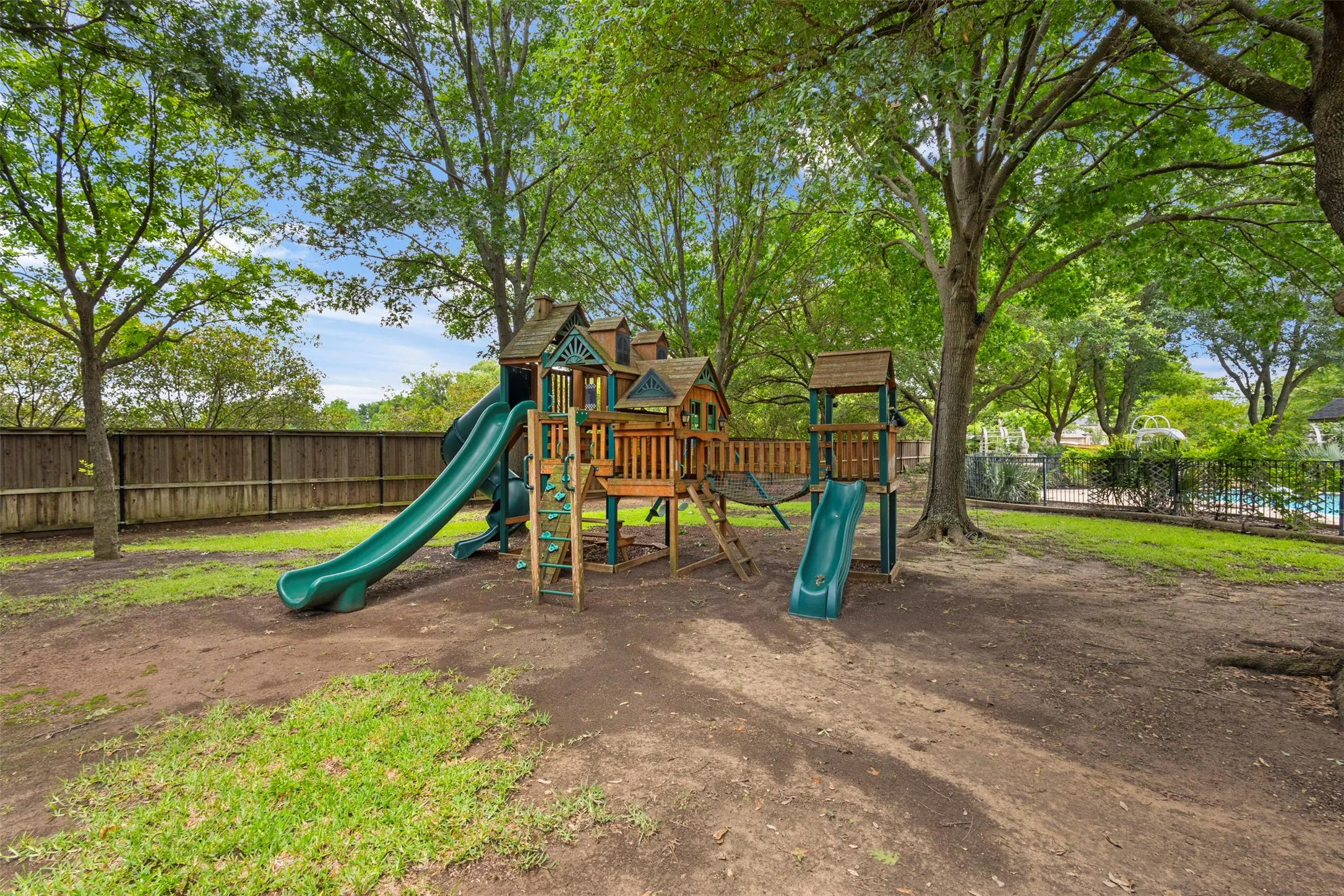 Single Family Residence For Sale in Tarrant County , 8 Park Place, Mansfield, Texas 76063, 5 Bedroom, 5 Bathroom, 4 Garage spaces, 5,228 Sqft, built in 1991, mls#21285218, Real Estate Agent in Mansfield, Homes For Sale in Tarrant county, Homes For Sale in Mansfield, Realtor in Mansfield Texas, Real Estate Brokerage Independent Realty Texas, Luminita Cordes Realtor
