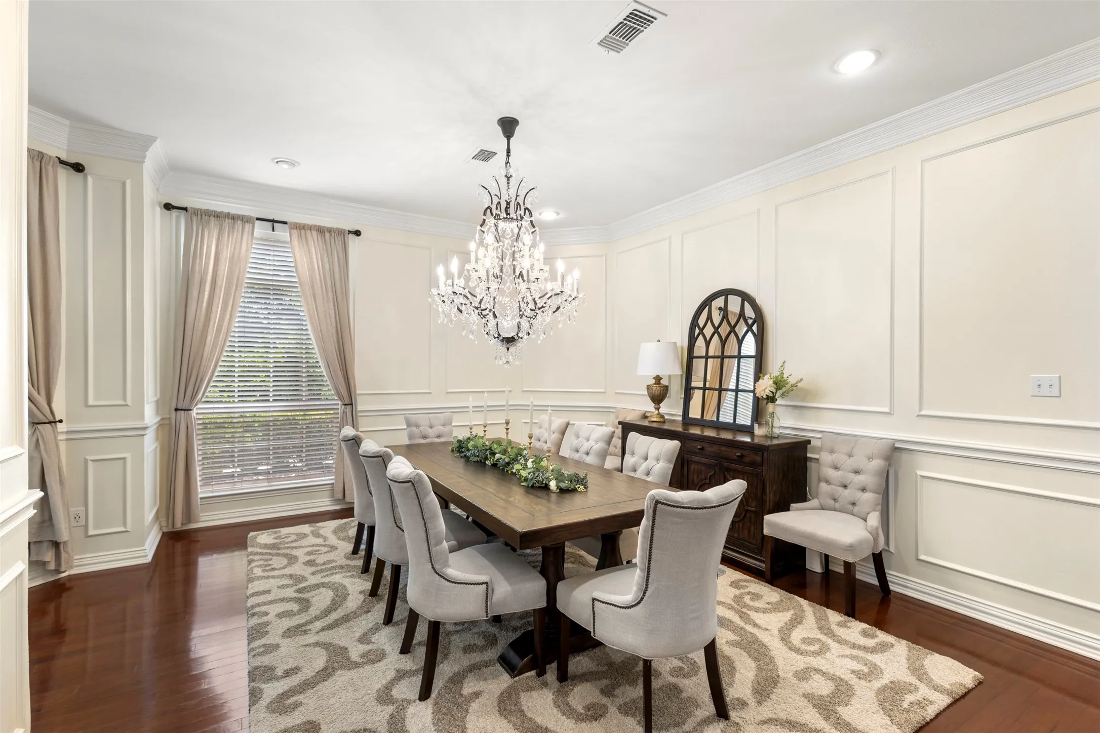 Single Family Residence For Sale in Tarrant County , 8 Park Place, Mansfield, Texas 76063, 5 Bedroom, 5 Bathroom, 4 Garage spaces, 5,228 Sqft, built in 1991, mls#21285218, Real Estate Agent in Mansfield, Homes For Sale in Tarrant county, Homes For Sale in Mansfield, Realtor in Mansfield Texas, Real Estate Brokerage Independent Realty Texas, Luminita Cordes Realtor