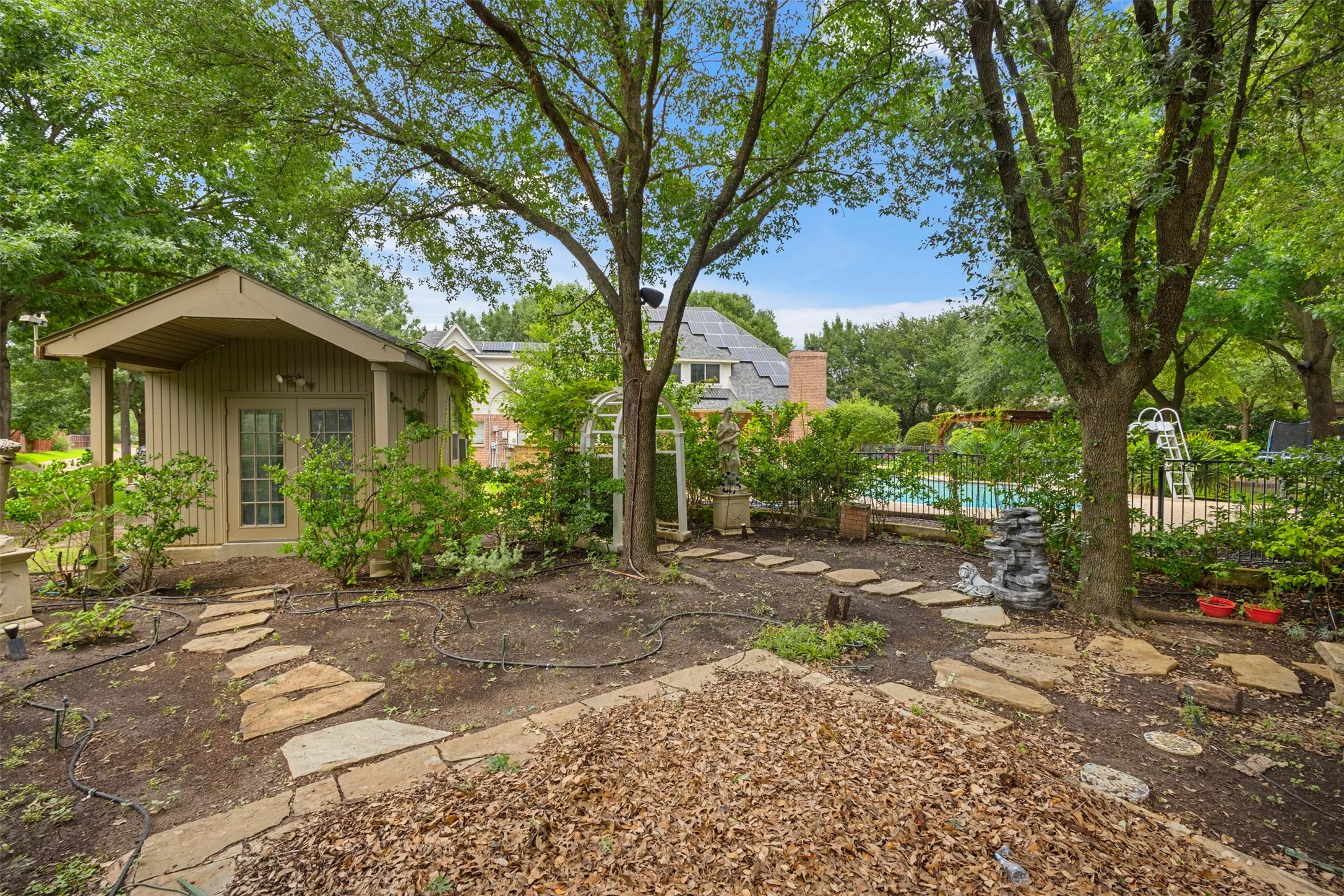 Single Family Residence For Sale in Tarrant County , 8 Park Place, Mansfield, Texas 76063, 5 Bedroom, 5 Bathroom, 4 Garage spaces, 5,228 Sqft, built in 1991, mls#21285218, Real Estate Agent in Mansfield, Homes For Sale in Tarrant county, Homes For Sale in Mansfield, Realtor in Mansfield Texas, Real Estate Brokerage Independent Realty Texas, Luminita Cordes Realtor