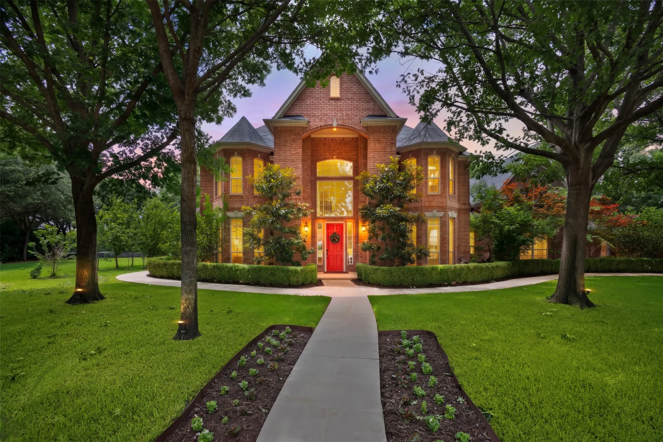 Single Family Residence For Sale in Tarrant County , 8 Park Place, Mansfield, Texas 76063, 5 Bedroom, 5 Bathroom, 4 Garage spaces, 5,228 Sqft, built in 1991, mls#21285218, Real Estate Agent in Mansfield, Homes For Sale in Tarrant county, Homes For Sale in Mansfield, Realtor in Mansfield Texas, Real Estate Brokerage Independent Realty Texas, Luminita Cordes Realtor