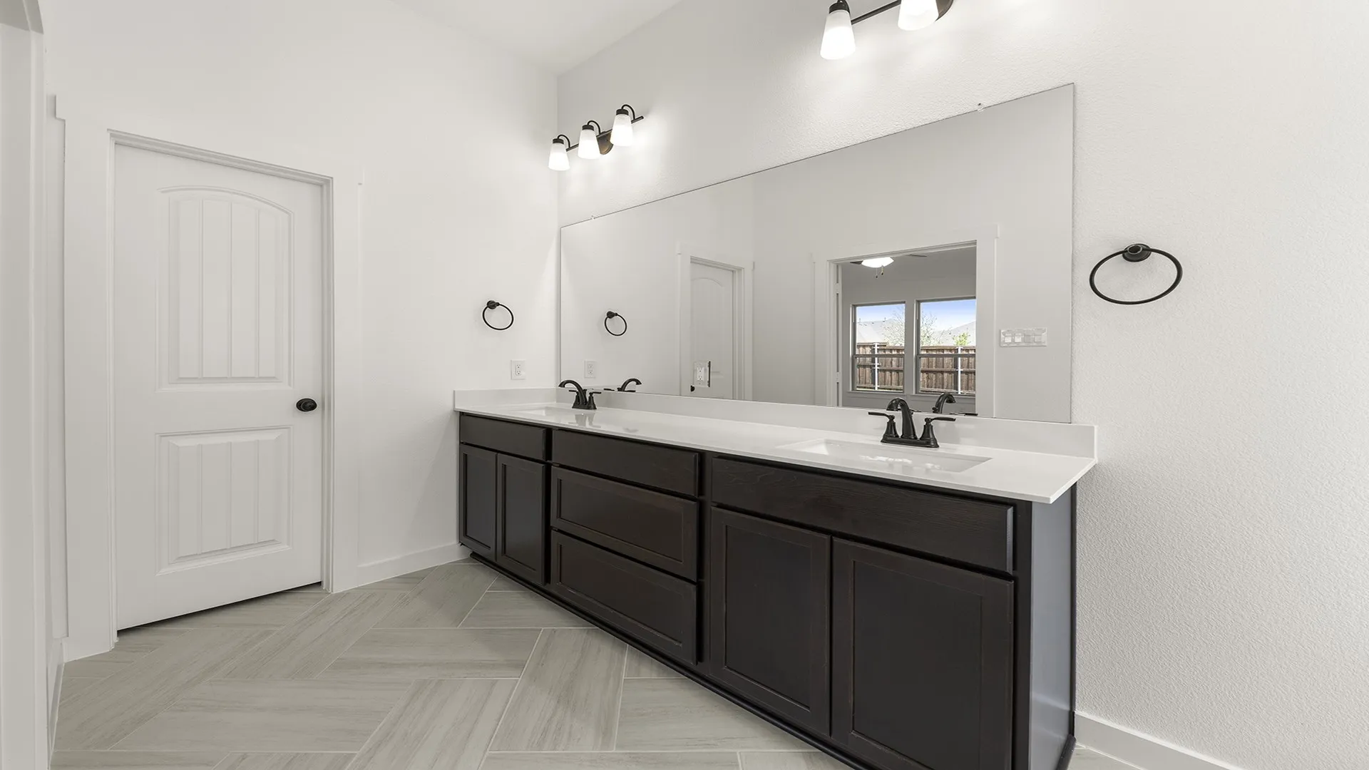 21. 753 Grand Dale - Bath (2)