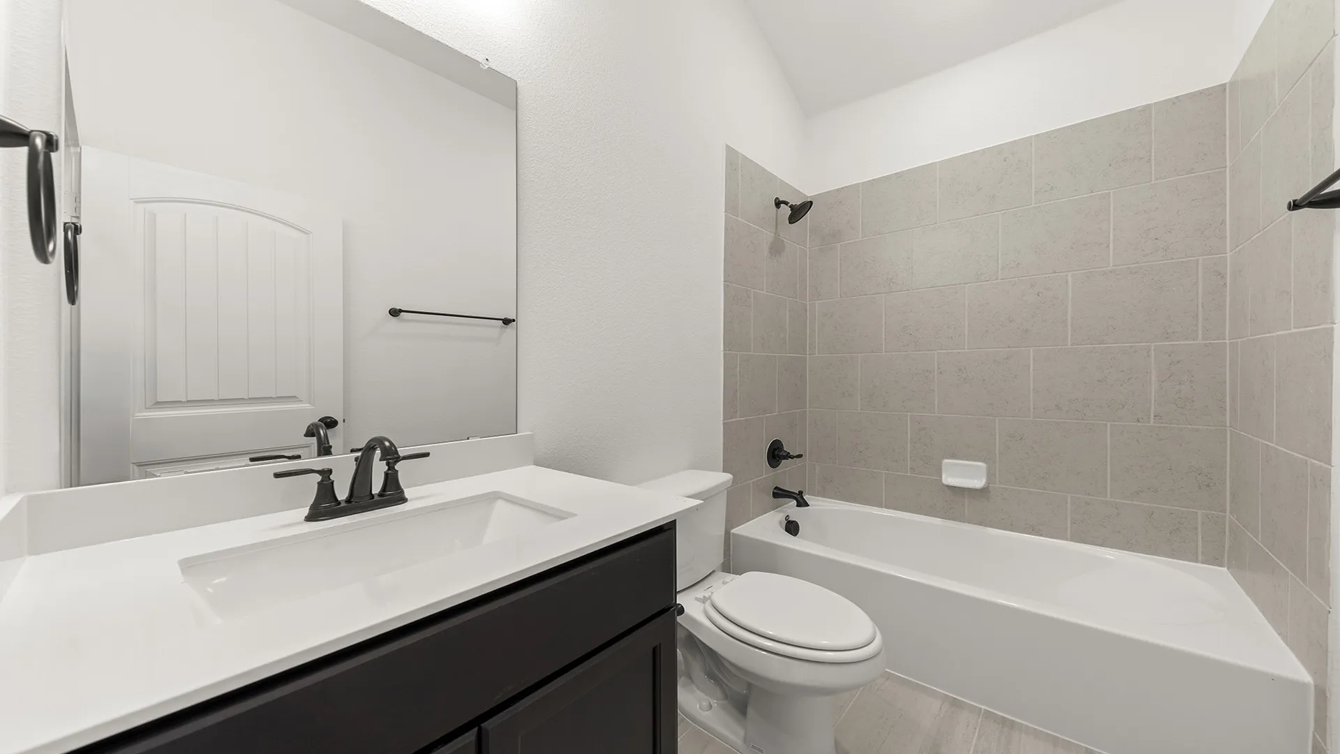 04. 753 Grand Dale - 2ND Bath