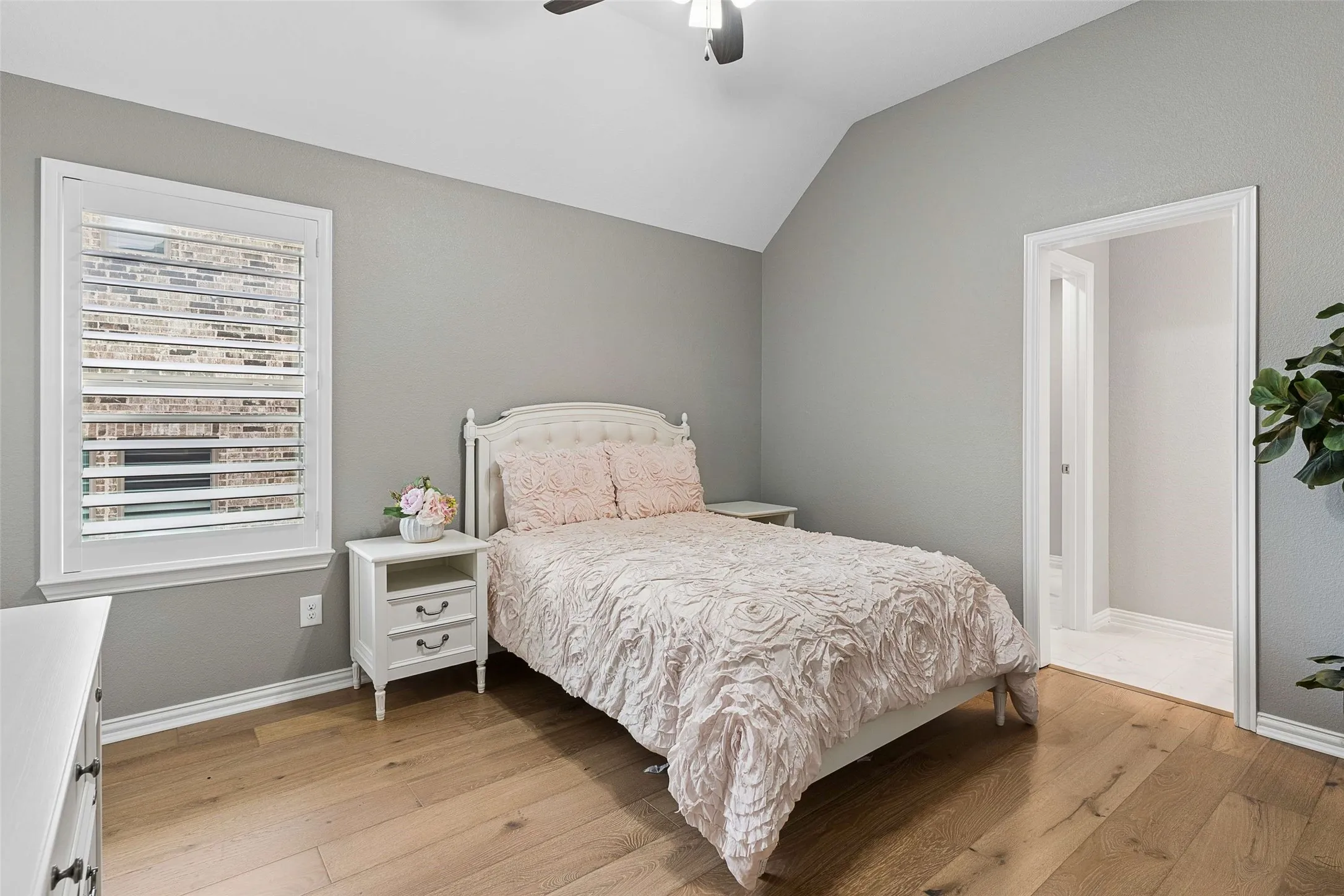Single Family Residence For Sale in Collin County , 3500 Newport Drive, Prosper, Texas 75078, 5 Bedroom, 6 Bathroom, 3 Garage spaces, 4,321 Sqft, built in 2018, mls#21284638, Real Estate Agent in Prosper, Homes For Sale in Collin county, Homes For Sale in Prosper, Realtor in Prosper Texas, Real Estate Brokerage Independent Realty Texas, Luminita Cordes Realtor