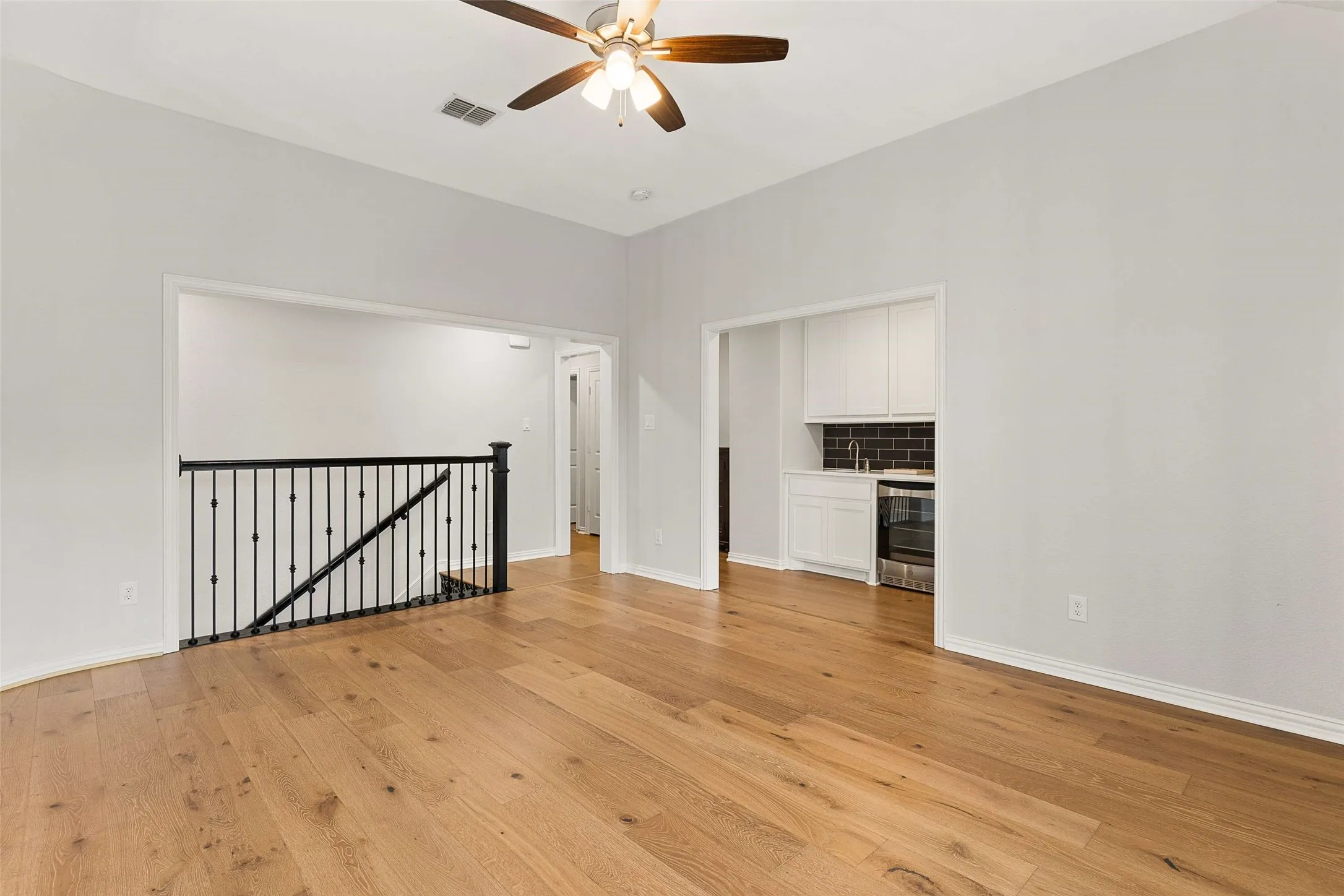 Single Family Residence For Sale in Collin County , 3500 Newport Drive, Prosper, Texas 75078, 5 Bedroom, 6 Bathroom, 3 Garage spaces, 4,321 Sqft, built in 2018, mls#21284638, Real Estate Agent in Prosper, Homes For Sale in Collin county, Homes For Sale in Prosper, Realtor in Prosper Texas, Real Estate Brokerage Independent Realty Texas, Luminita Cordes Realtor