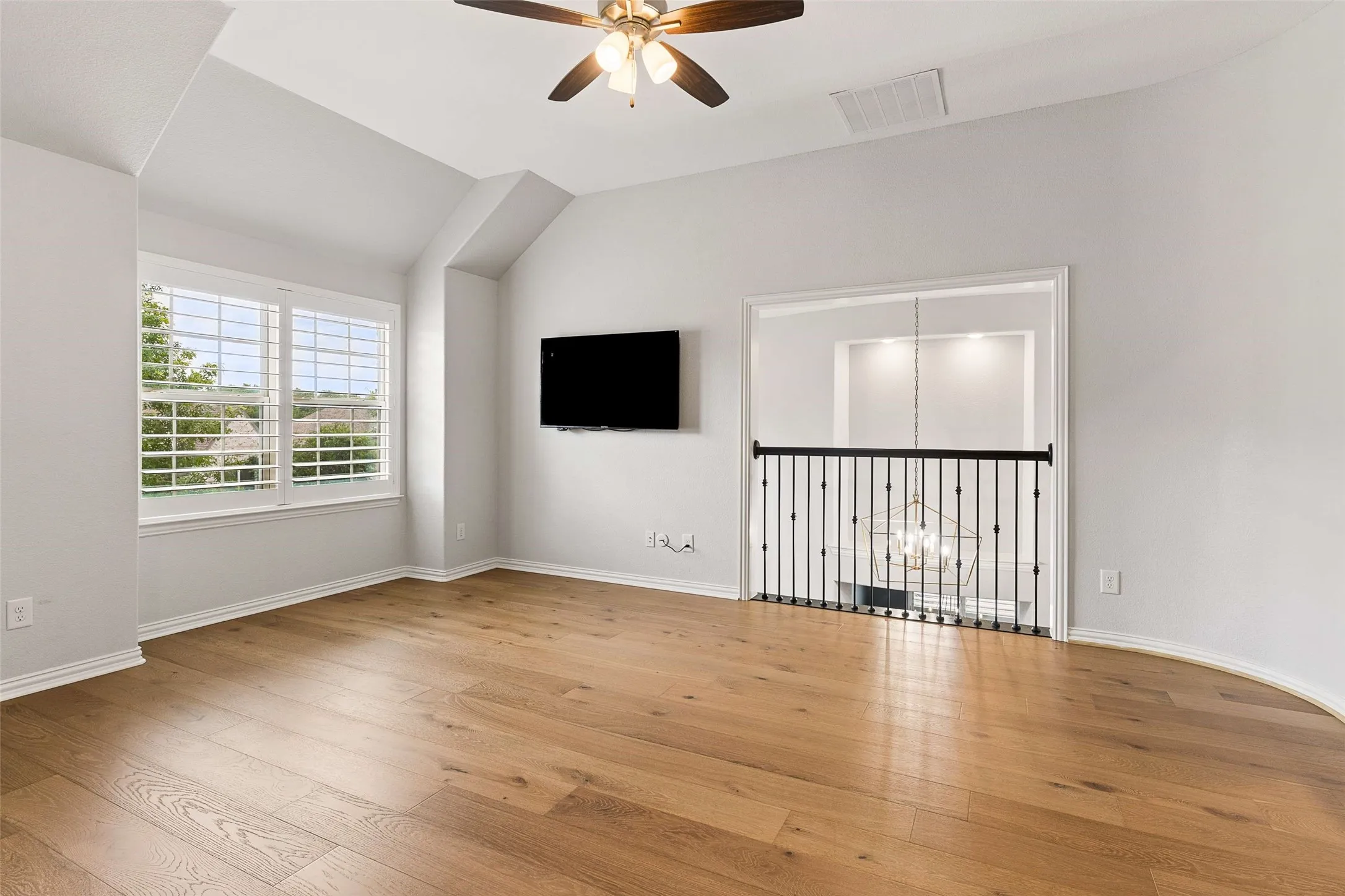 Single Family Residence For Sale in Collin County , 3500 Newport Drive, Prosper, Texas 75078, 5 Bedroom, 6 Bathroom, 3 Garage spaces, 4,321 Sqft, built in 2018, mls#21284638, Real Estate Agent in Prosper, Homes For Sale in Collin county, Homes For Sale in Prosper, Realtor in Prosper Texas, Real Estate Brokerage Independent Realty Texas, Luminita Cordes Realtor