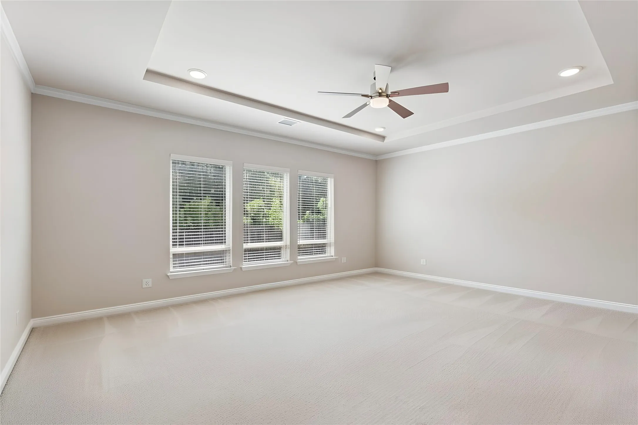 Single Family Residence For Sale in Dallas County , 1938 Silver Creek Lane, Cedar Hill, Texas 75104, 5 Bedroom, 5 Bathroom, 3 Garage spaces, 4,228 Sqft, built in 2024, mls#21284199, Real Estate Agent in Cedar Hill, Homes For Sale in Dallas county, Homes For Sale in Cedar Hill, Realtor in Cedar Hill Texas, Real Estate Brokerage Independent Realty Texas, Luminita Cordes Realtor
