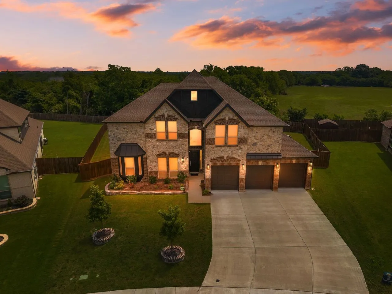 Single Family Residence For Sale in Dallas County , 1938 Silver Creek Lane, Cedar Hill, Texas 75104, 5 Bedroom, 5 Bathroom, 3 Garage spaces, 4,228 Sqft, built in 2024, mls#21284199, Real Estate Agent in Cedar Hill, Homes For Sale in Dallas county, Homes For Sale in Cedar Hill, Realtor in Cedar Hill Texas, Real Estate Brokerage Independent Realty Texas, Luminita Cordes Realtor