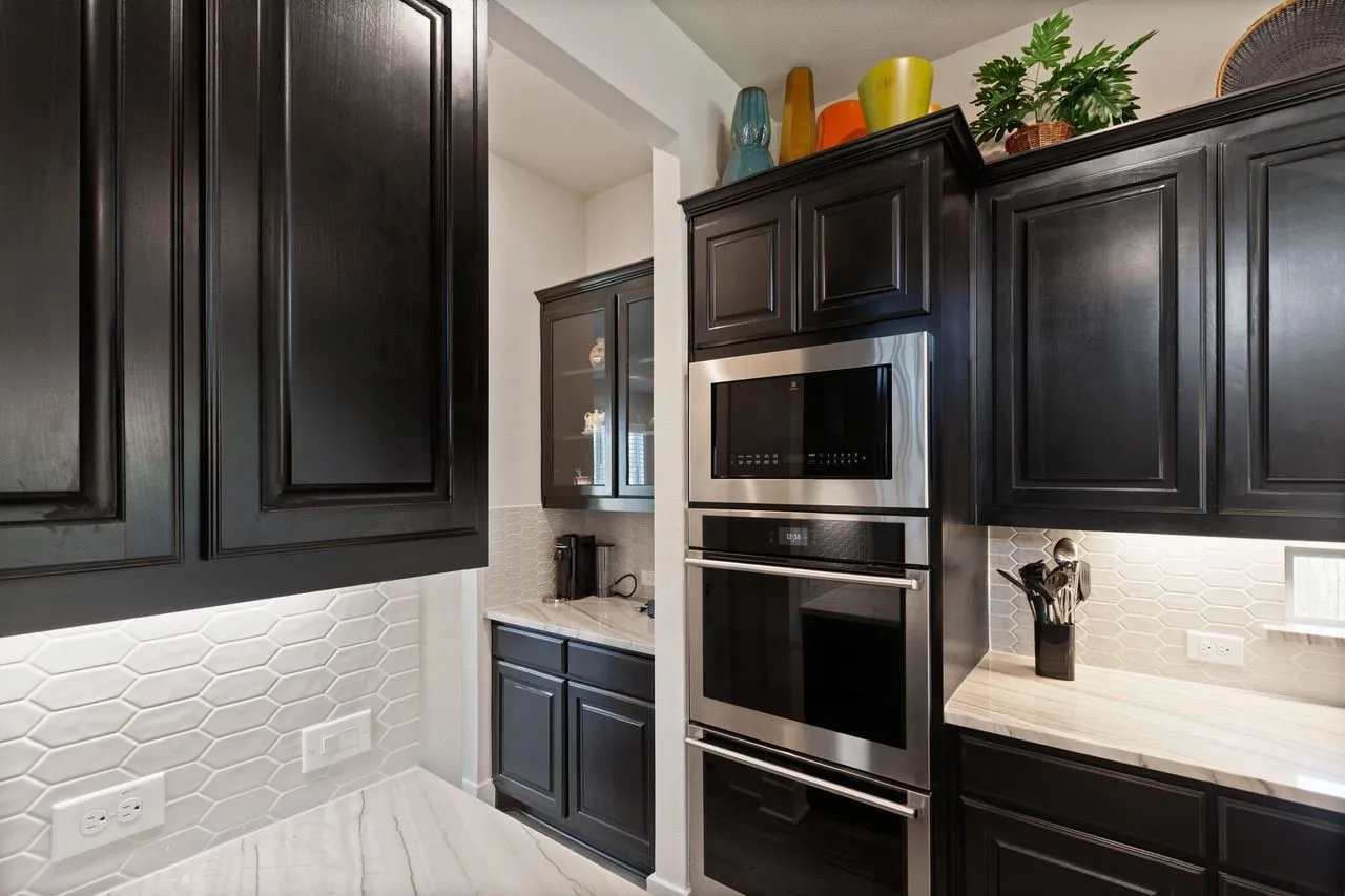 Single Family Residence For Sale in Dallas County , 1938 Silver Creek Lane, Cedar Hill, Texas 75104, 5 Bedroom, 5 Bathroom, 3 Garage spaces, 4,228 Sqft, built in 2024, mls#21284199, Real Estate Agent in Cedar Hill, Homes For Sale in Dallas county, Homes For Sale in Cedar Hill, Realtor in Cedar Hill Texas, Real Estate Brokerage Independent Realty Texas, Luminita Cordes Realtor