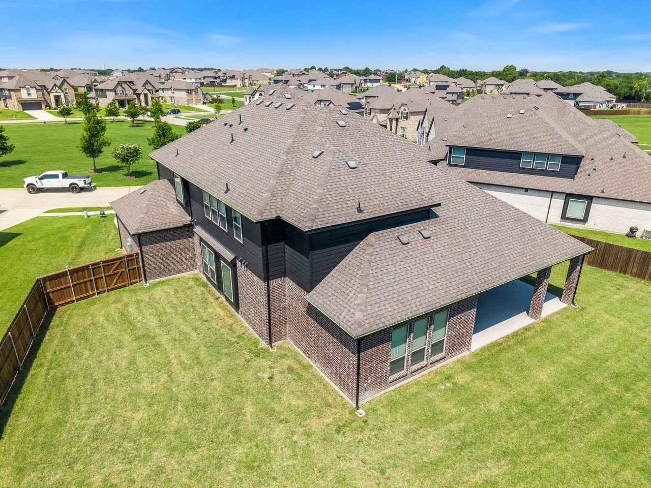 Single Family Residence For Sale in Dallas County , 1938 Silver Creek Lane, Cedar Hill, Texas 75104, 5 Bedroom, 5 Bathroom, 3 Garage spaces, 4,228 Sqft, built in 2024, mls#21284199, Real Estate Agent in Cedar Hill, Homes For Sale in Dallas county, Homes For Sale in Cedar Hill, Realtor in Cedar Hill Texas, Real Estate Brokerage Independent Realty Texas, Luminita Cordes Realtor