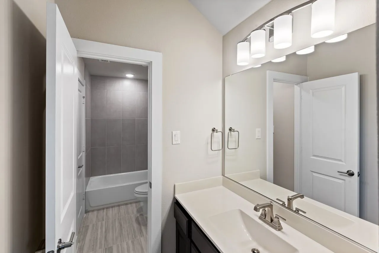 Single Family Residence For Sale in Dallas County , 1938 Silver Creek Lane, Cedar Hill, Texas 75104, 5 Bedroom, 5 Bathroom, 3 Garage spaces, 4,228 Sqft, built in 2024, mls#21284199, Real Estate Agent in Cedar Hill, Homes For Sale in Dallas county, Homes For Sale in Cedar Hill, Realtor in Cedar Hill Texas, Real Estate Brokerage Independent Realty Texas, Luminita Cordes Realtor