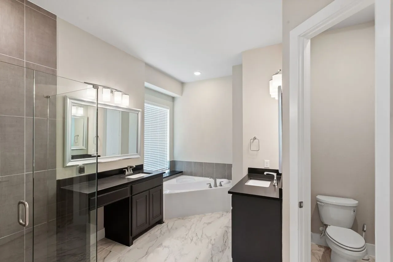 Single Family Residence For Sale in Dallas County , 1938 Silver Creek Lane, Cedar Hill, Texas 75104, 5 Bedroom, 5 Bathroom, 3 Garage spaces, 4,228 Sqft, built in 2024, mls#21284199, Real Estate Agent in Cedar Hill, Homes For Sale in Dallas county, Homes For Sale in Cedar Hill, Realtor in Cedar Hill Texas, Real Estate Brokerage Independent Realty Texas, Luminita Cordes Realtor