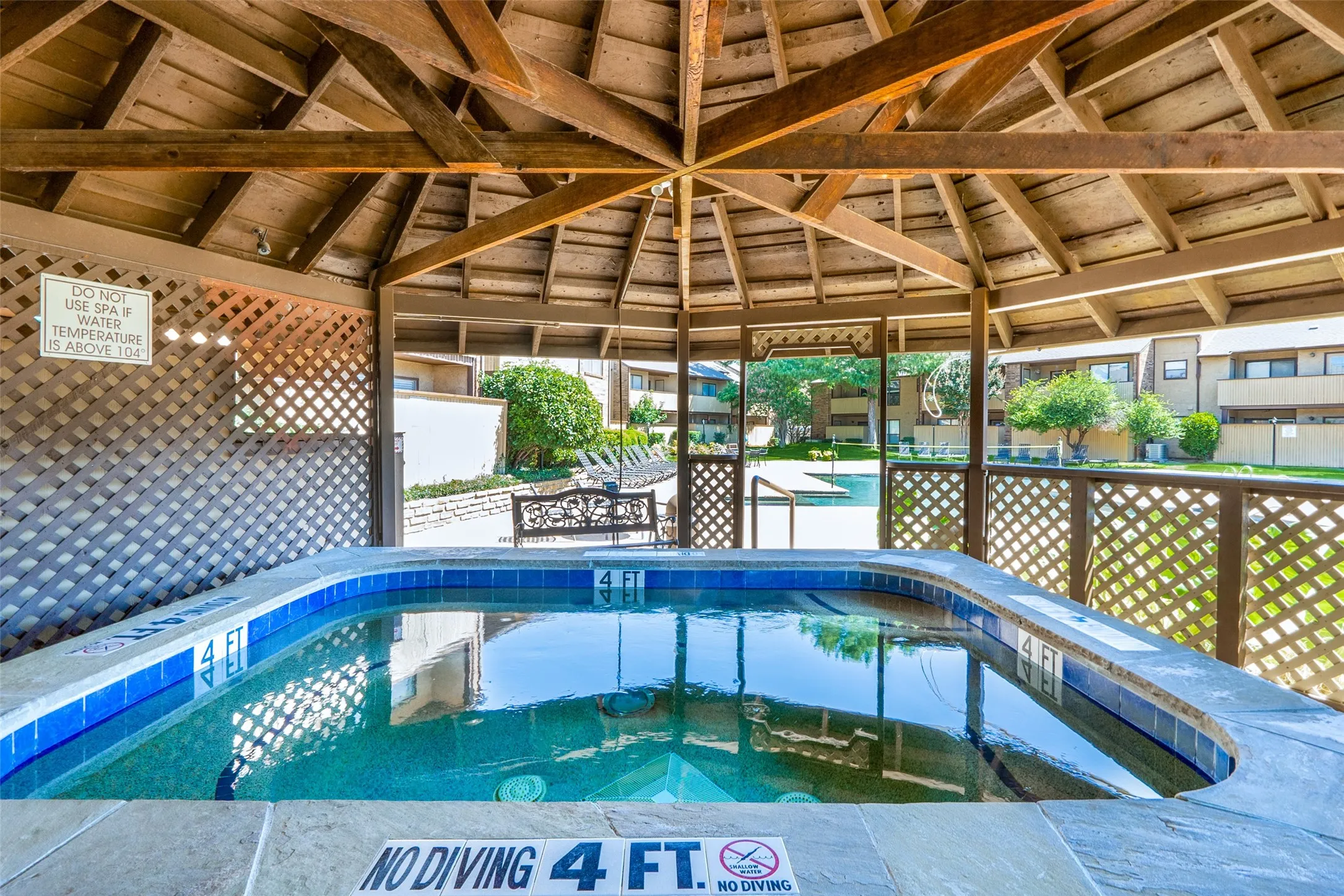 Condominium For Sale in Tarrant County , 2100 Friendly Drive 3014, Arlington, Texas 76011, 2 Bedroom, 2 Bathroom, Garage spaces, 1,229 Sqft, built in 1982, mls#21283418, Real Estate Agent in Arlington, Homes For Sale in Tarrant county, Homes For Sale in Arlington, Realtor in Arlington Texas, Real Estate Brokerage Independent Realty Texas, Luminita Cordes Realtor
