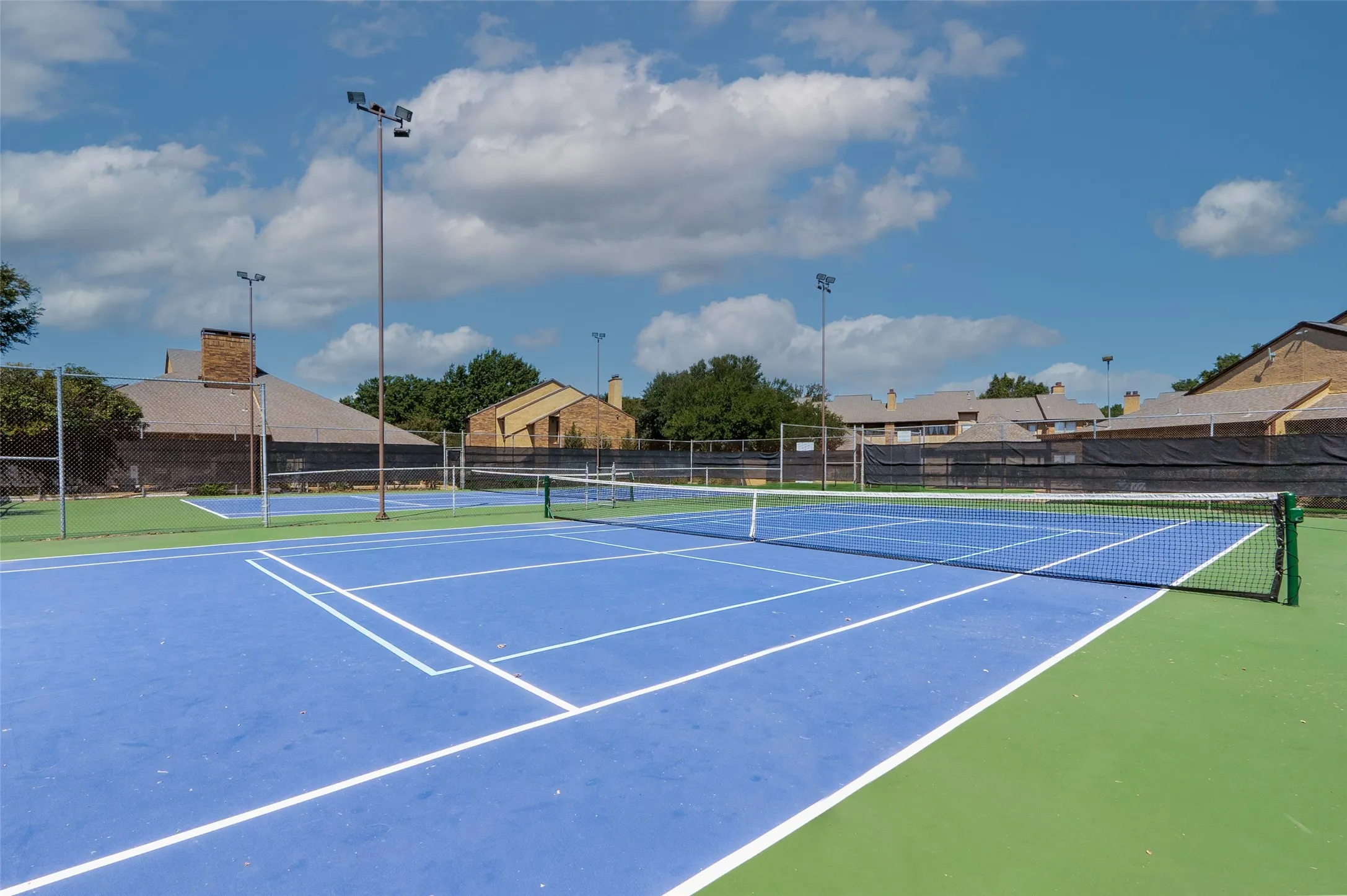 Condominium For Sale in Tarrant County , 2100 Friendly Drive 3014, Arlington, Texas 76011, 2 Bedroom, 2 Bathroom, Garage spaces, 1,229 Sqft, built in 1982, mls#21283418, Real Estate Agent in Arlington, Homes For Sale in Tarrant county, Homes For Sale in Arlington, Realtor in Arlington Texas, Real Estate Brokerage Independent Realty Texas, Luminita Cordes Realtor