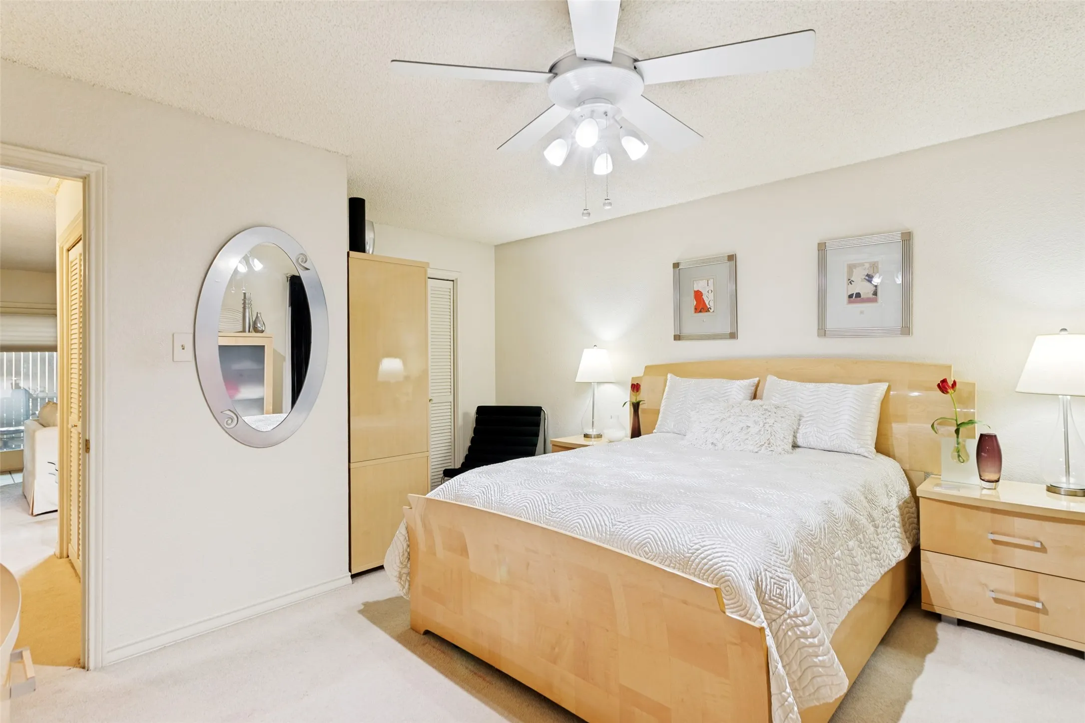 Condominium For Sale in Tarrant County , 2100 Friendly Drive 3014, Arlington, Texas 76011, 2 Bedroom, 2 Bathroom, Garage spaces, 1,229 Sqft, built in 1982, mls#21283418, Real Estate Agent in Arlington, Homes For Sale in Tarrant county, Homes For Sale in Arlington, Realtor in Arlington Texas, Real Estate Brokerage Independent Realty Texas, Luminita Cordes Realtor