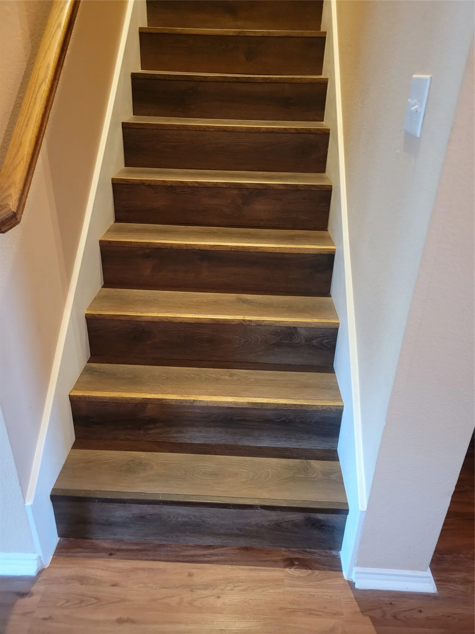 Stairs with laminate flooring