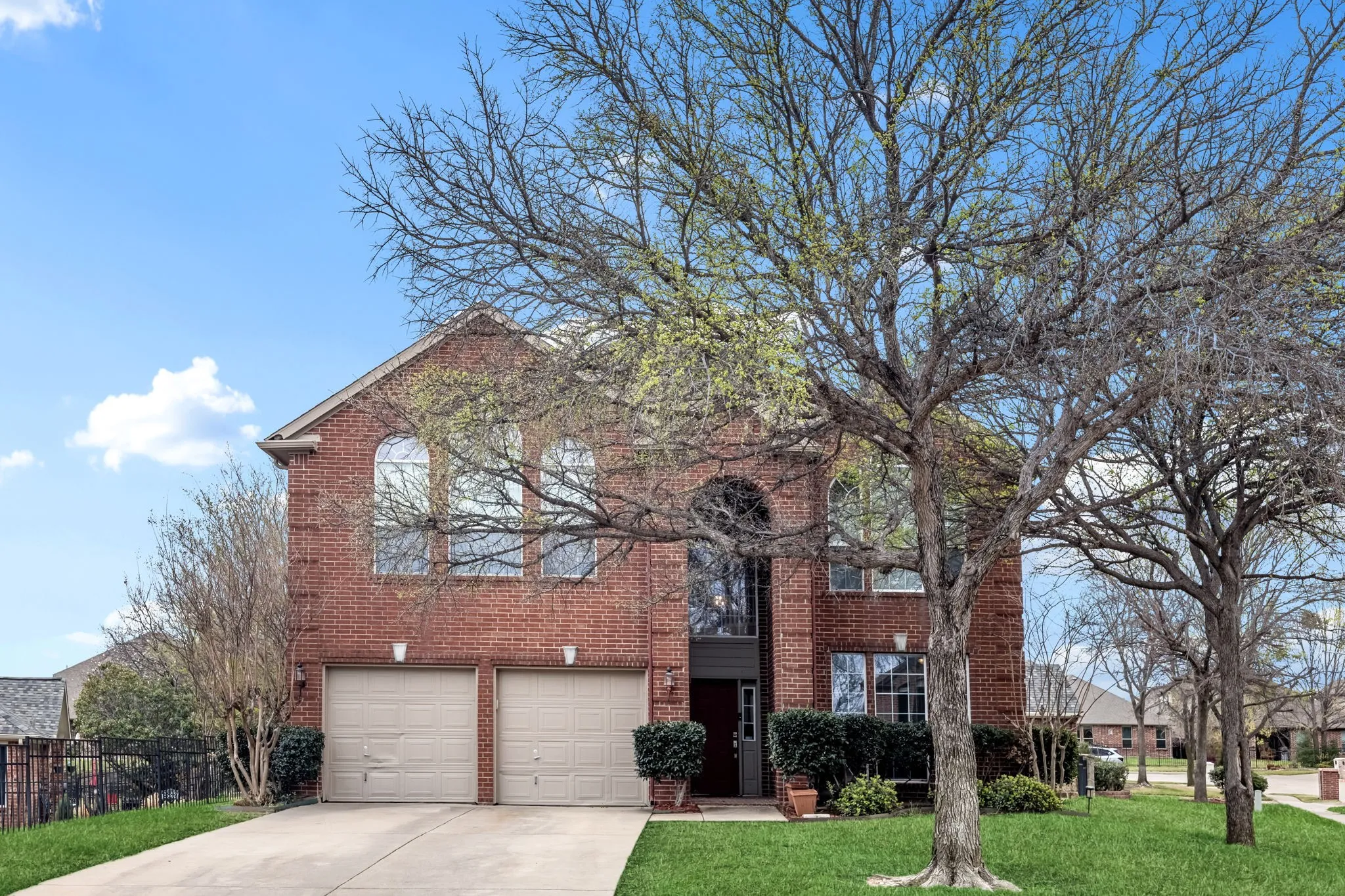 Single Family Residence For Sale in Tarrant County , 4116 Walnut Creek Court, Fort Worth, Texas 76137, 4 Bedroom, 3 Bathroom, 2 Garage spaces, 3,118 Sqft, built in 2002, mls#21285160, Real Estate Agent in Fort Worth, Homes For Sale in Tarrant county, Homes For Sale in Fort Worth, Realtor in Fort Worth Texas, Real Estate Brokerage Independent Realty Texas, Luminita Cordes Realtor