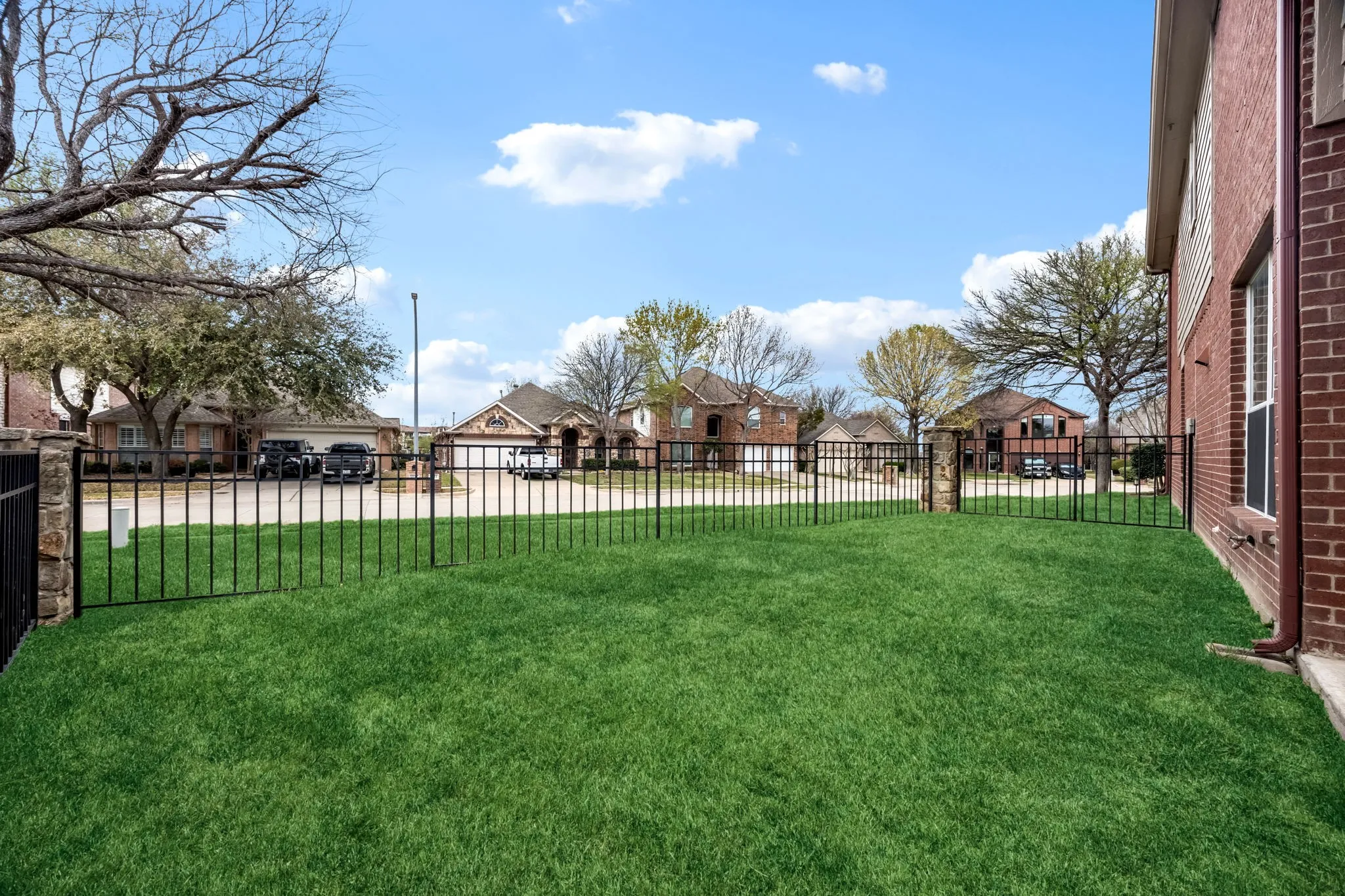 View of yard featuring a residential view