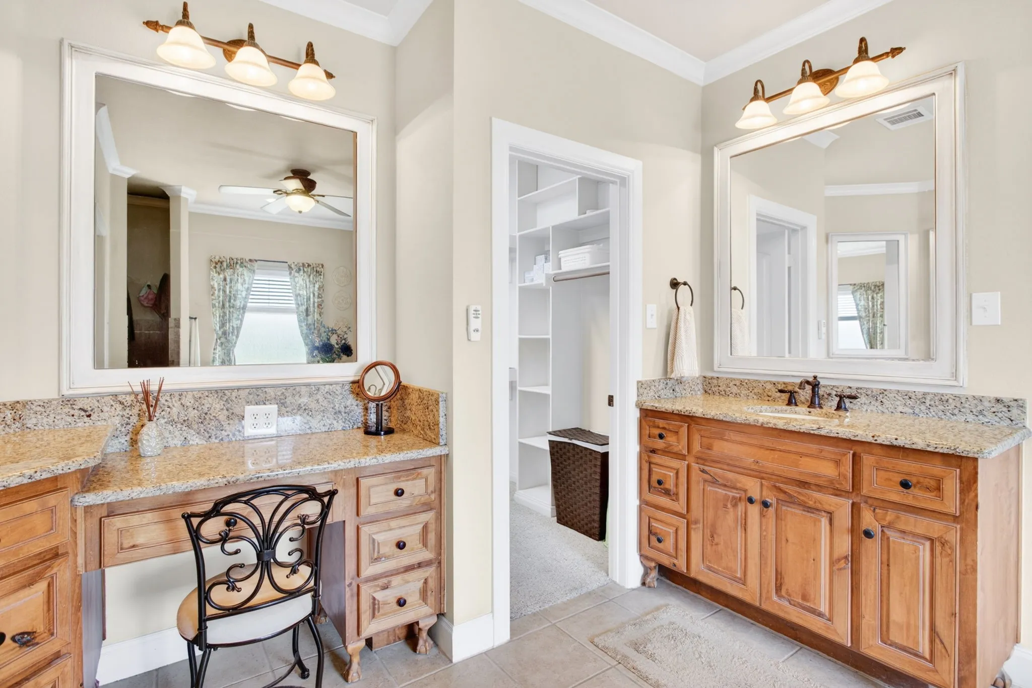 Single Family Residence For Sale in Tarrant County , 7233 Granville Drive, Mansfield, Texas 76063, 4 Bedroom, 4 Bathroom, 3 Garage spaces, 3,251 Sqft, built in 2006, mls#21284693, Real Estate Agent in Mansfield, Homes For Sale in Tarrant county, Homes For Sale in Mansfield, Realtor in Mansfield Texas, Real Estate Brokerage Independent Realty Texas, Luminita Cordes Realtor