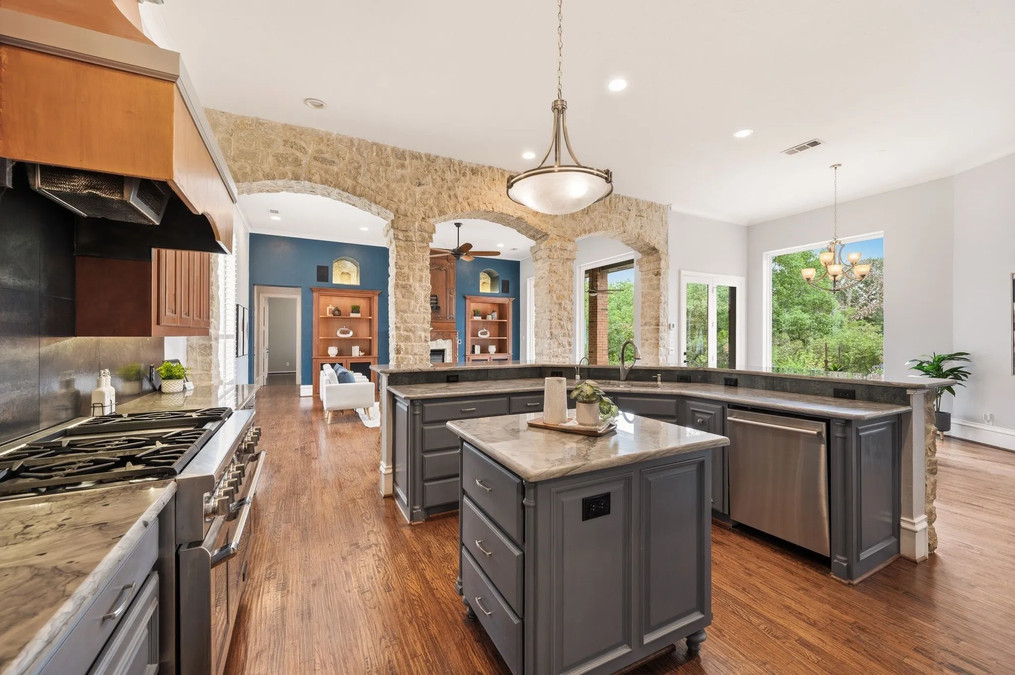 Single Family Residence For Sale in Denton County , 3091 Whispering Oaks Drive, Highland Village, Texas 75077, 5 Bedroom, 5 Bathroom, 3 Garage spaces, 4,668 Sqft, built in 2000, mls#21283186, Real Estate Agent in Highland Village, Homes For Sale in Denton county, Homes For Sale in Highland Village, Realtor in Highland Village Texas, Real Estate Brokerage Independent Realty Texas, Luminita Cordes Realtor