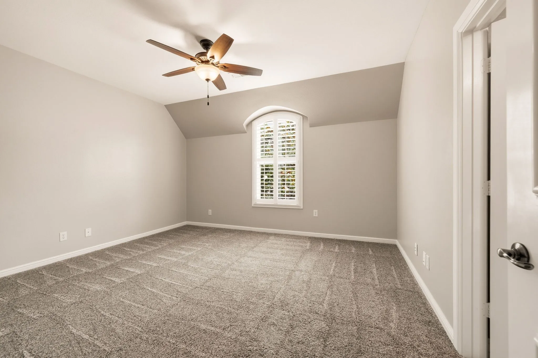 Single Family Residence For Sale in Denton County , 3091 Whispering Oaks Drive, Highland Village, Texas 75077, 5 Bedroom, 5 Bathroom, 3 Garage spaces, 4,668 Sqft, built in 2000, mls#21283186, Real Estate Agent in Highland Village, Homes For Sale in Denton county, Homes For Sale in Highland Village, Realtor in Highland Village Texas, Real Estate Brokerage Independent Realty Texas, Luminita Cordes Realtor