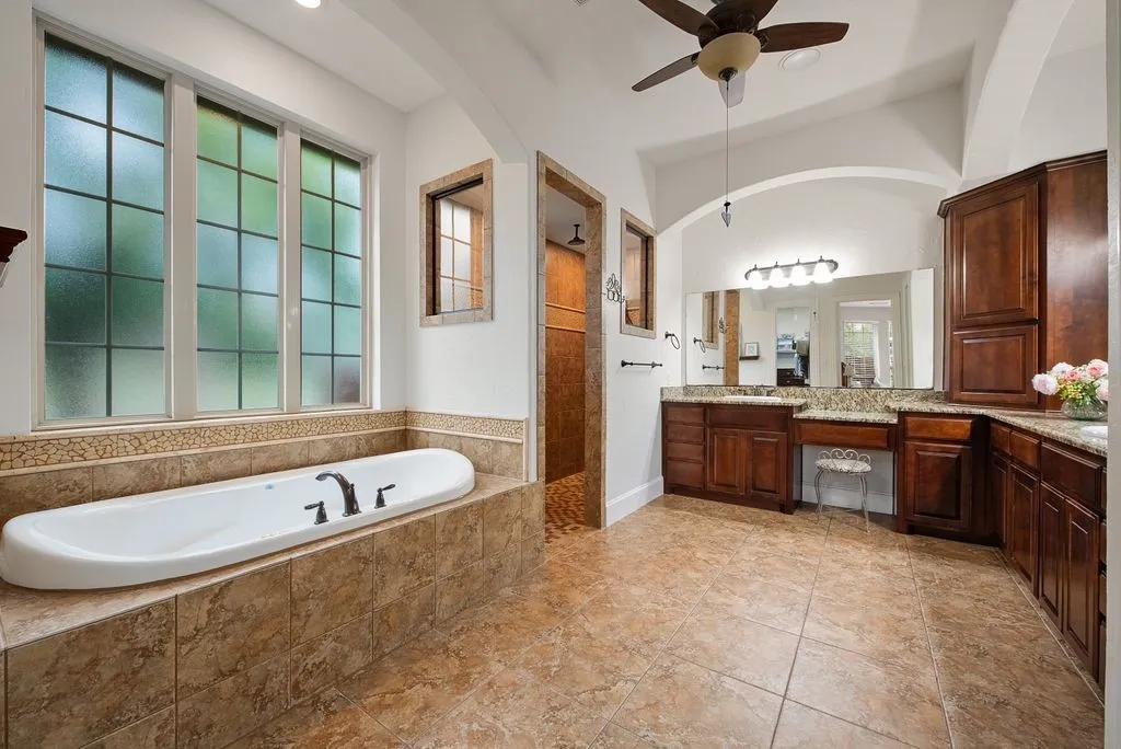 Single Family Residence For Sale in Collin County , 710 Essex Drive, Prosper, Texas 75078, 5 Bedroom, 5 Bathroom, 3 Garage spaces, 4,555 Sqft, built in 2009, mls#21282312, Real Estate Agent in Prosper, Homes For Sale in Collin county, Homes For Sale in Prosper, Realtor in Prosper Texas, Real Estate Brokerage Independent Realty Texas, Luminita Cordes Realtor
