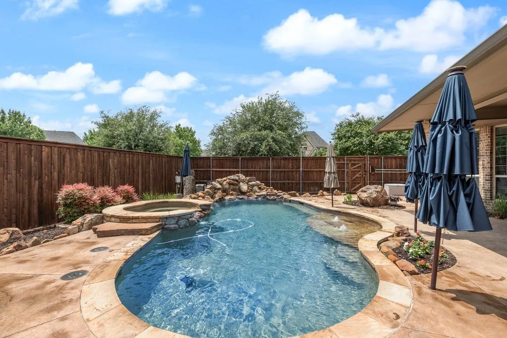 Single Family Residence For Sale in Collin County , 710 Essex Drive, Prosper, Texas 75078, 5 Bedroom, 5 Bathroom, 3 Garage spaces, 4,555 Sqft, built in 2009, mls#21282312, Real Estate Agent in Prosper, Homes For Sale in Collin county, Homes For Sale in Prosper, Realtor in Prosper Texas, Real Estate Brokerage Independent Realty Texas, Luminita Cordes Realtor