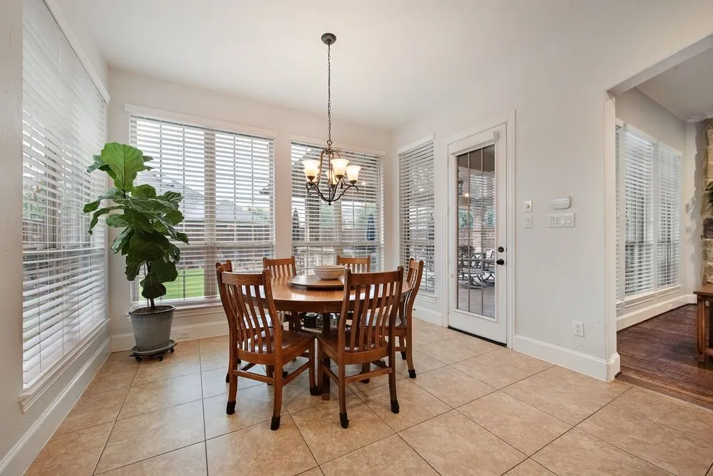 Single Family Residence For Sale in Collin County , 710 Essex Drive, Prosper, Texas 75078, 5 Bedroom, 5 Bathroom, 3 Garage spaces, 4,555 Sqft, built in 2009, mls#21282312, Real Estate Agent in Prosper, Homes For Sale in Collin county, Homes For Sale in Prosper, Realtor in Prosper Texas, Real Estate Brokerage Independent Realty Texas, Luminita Cordes Realtor