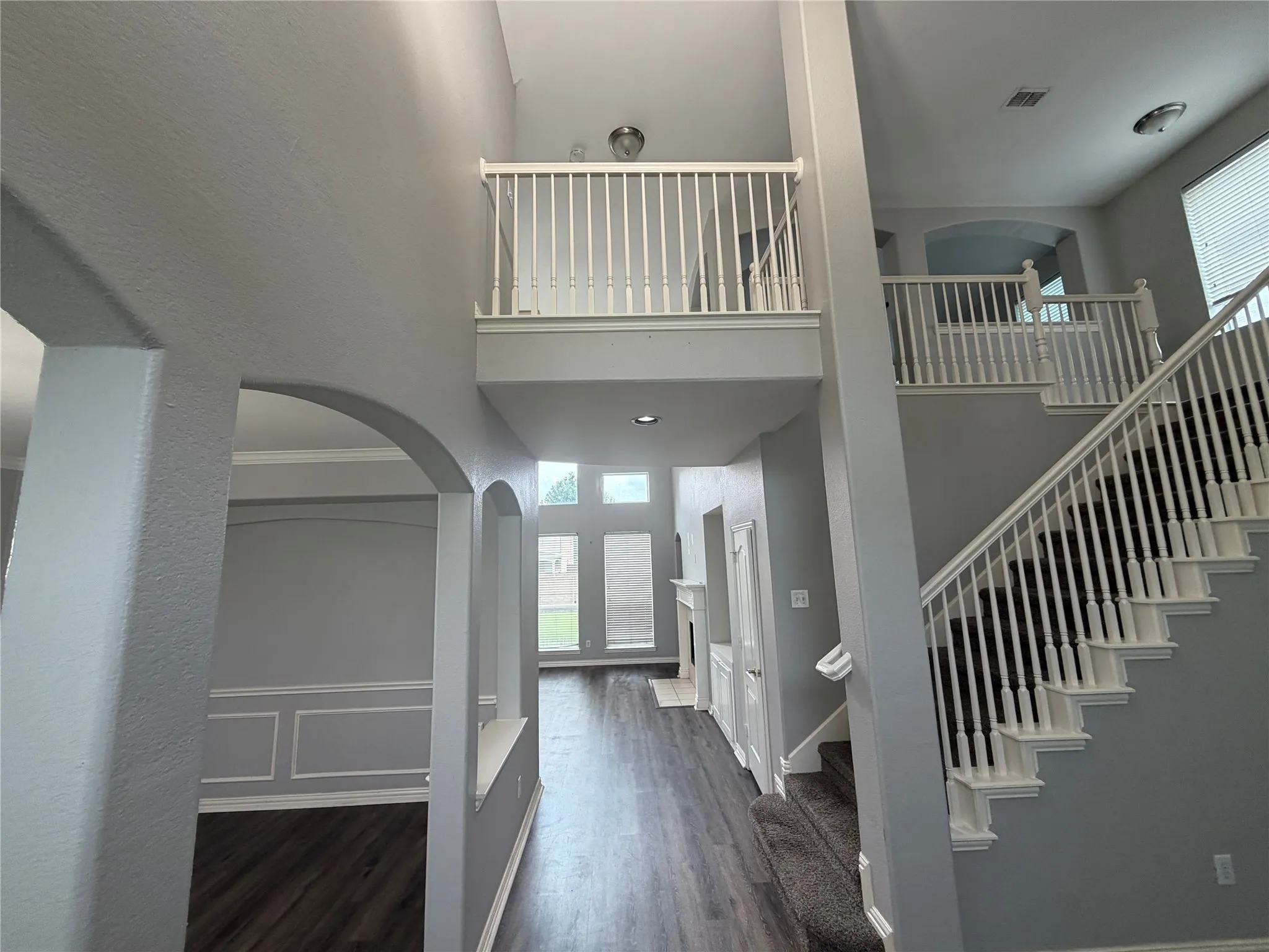 Single Family Residence For Sale in Denton County , 1055 Heathrow Drive, Frisco, Texas 75036, 4 Bedroom, 4 Bathroom, 2 Garage spaces, 3,570 Sqft, built in 2001, mls#21283808, Real Estate Agent in Frisco, Homes For Sale in Denton county, Homes For Sale in Frisco, Realtor in Frisco Texas, Real Estate Brokerage Independent Realty Texas, Luminita Cordes Realtor