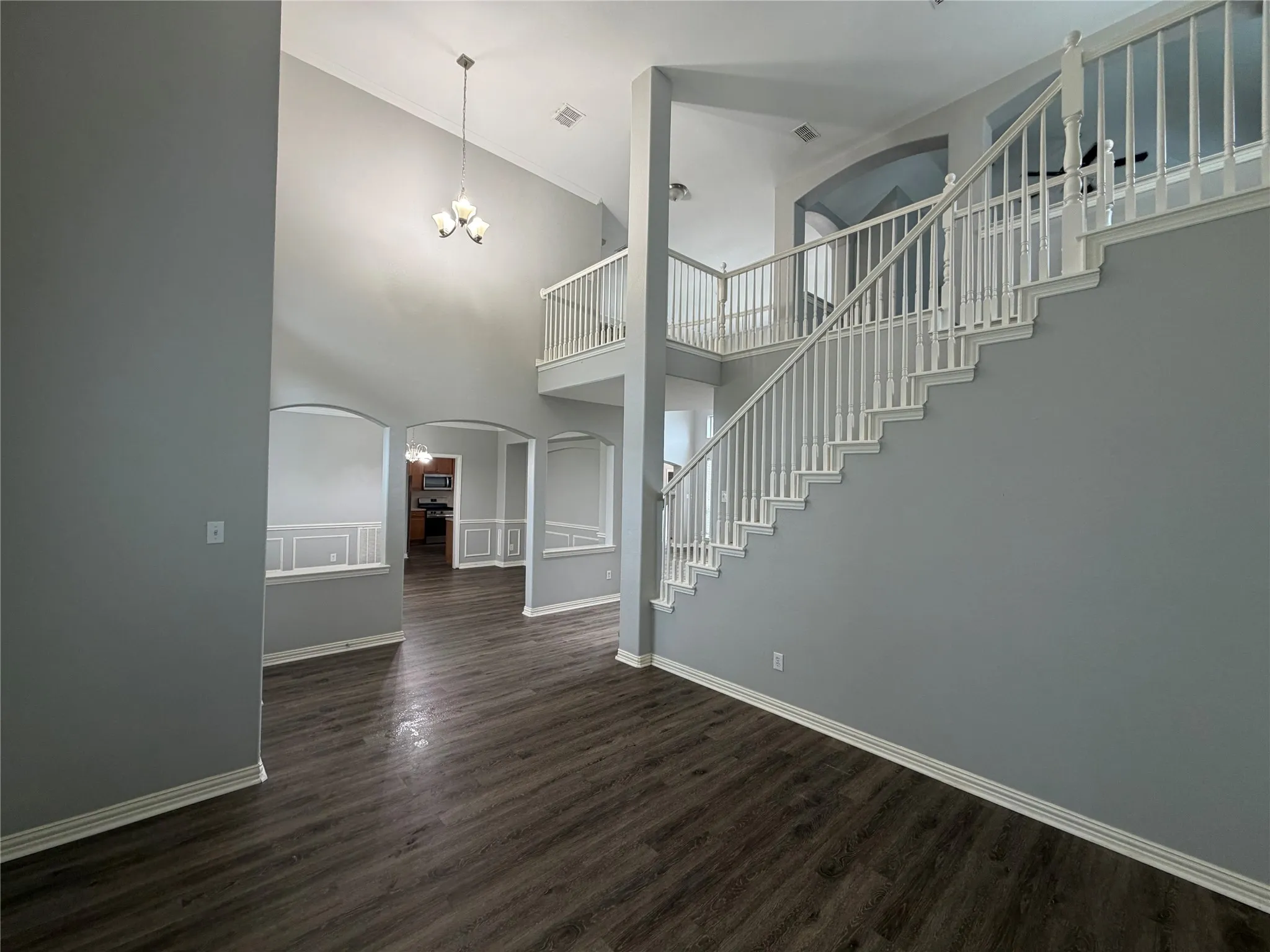Single Family Residence For Sale in Denton County , 1055 Heathrow Drive, Frisco, Texas 75036, 4 Bedroom, 4 Bathroom, 2 Garage spaces, 3,570 Sqft, built in 2001, mls#21283808, Real Estate Agent in Frisco, Homes For Sale in Denton county, Homes For Sale in Frisco, Realtor in Frisco Texas, Real Estate Brokerage Independent Realty Texas, Luminita Cordes Realtor