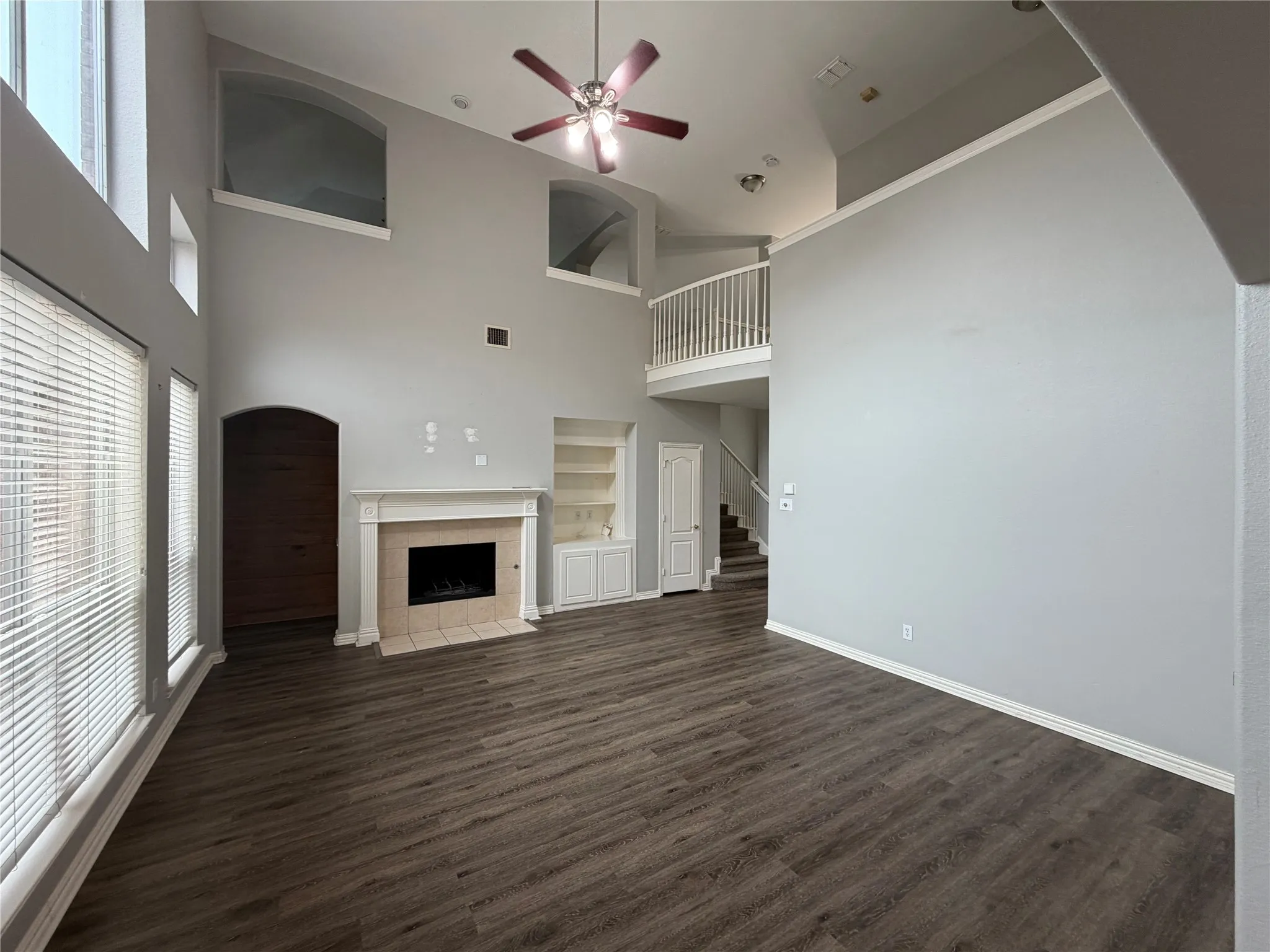 Single Family Residence For Sale in Denton County , 1055 Heathrow Drive, Frisco, Texas 75036, 4 Bedroom, 4 Bathroom, 2 Garage spaces, 3,570 Sqft, built in 2001, mls#21283808, Real Estate Agent in Frisco, Homes For Sale in Denton county, Homes For Sale in Frisco, Realtor in Frisco Texas, Real Estate Brokerage Independent Realty Texas, Luminita Cordes Realtor