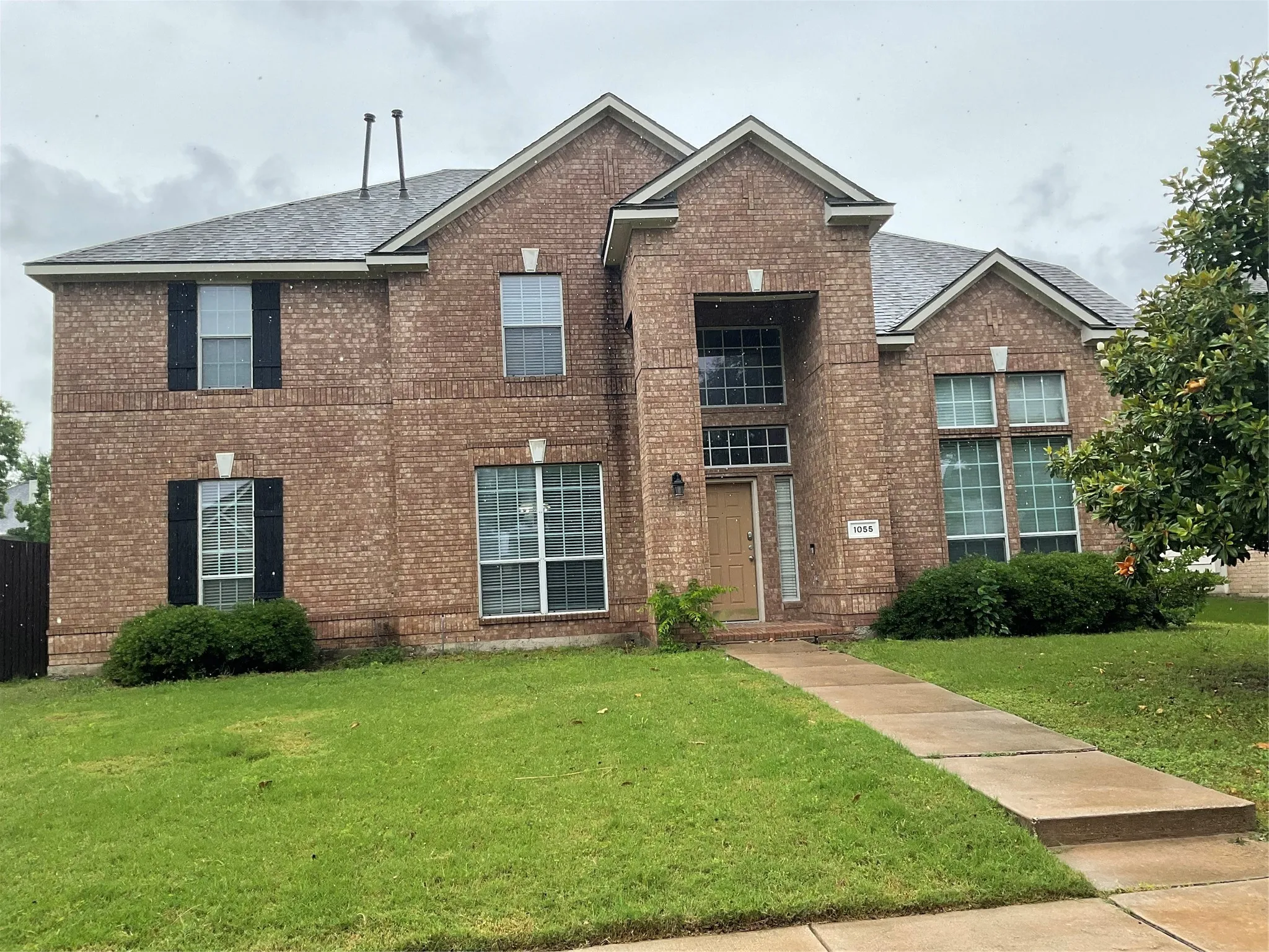 Single Family Residence For Sale in Denton County , 1055 Heathrow Drive, Frisco, Texas 75036, 4 Bedroom, 4 Bathroom, 2 Garage spaces, 3,570 Sqft, built in 2001, mls#21283808, Real Estate Agent in Frisco, Homes For Sale in Denton county, Homes For Sale in Frisco, Realtor in Frisco Texas, Real Estate Brokerage Independent Realty Texas, Luminita Cordes Realtor