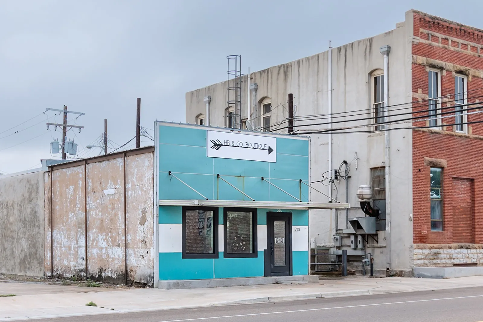 Retail For Sale in Mc Culloch County , 210 N Bridge, Brady, Texas 76825, 0, 0, Garage spaces, 0 Sqft, built in 1920, Price $119,000, mls#21285276, Real Estate Agent in Brady, Homes For Sale in Mc Culloch county, Homes For Sale in Brady, Realtor in Brady Texas, Real Estate Brokerage Independent Realty Texas, Luminita Cordes Realtor