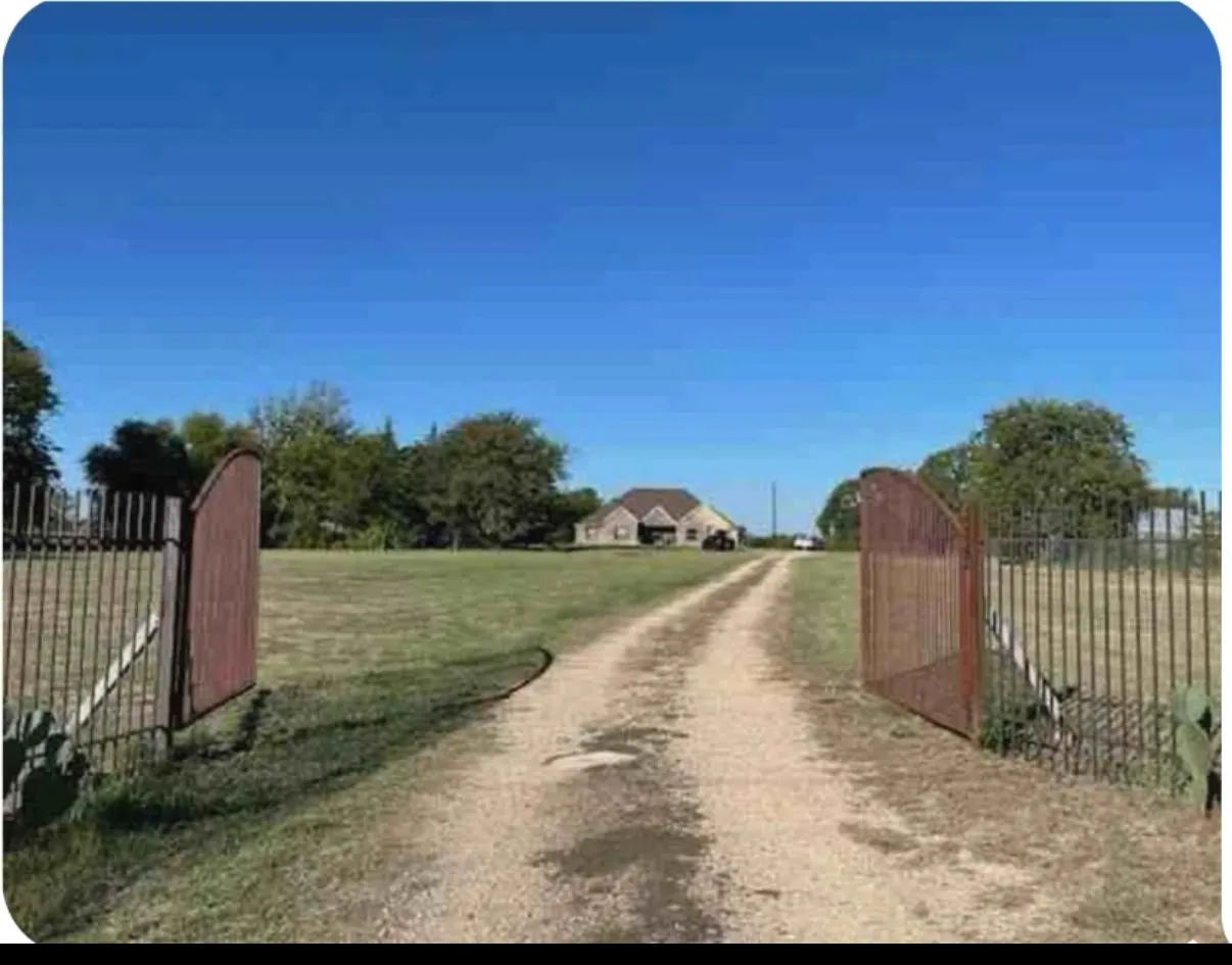Single Family Residence For Sale in Hopkins County , 2219 Farm Road 275 N, Cumby, Texas 75433, 3 Bedroom, 2 Bathroom, 2 Garage spaces, 2,650 Sqft, built in 2022, mls#21285189, Real Estate Agent in Cumby, Homes For Sale in Hopkins county, Homes For Sale in Cumby, Realtor in Cumby Texas, Real Estate Brokerage Independent Realty Texas, Luminita Cordes Realtor