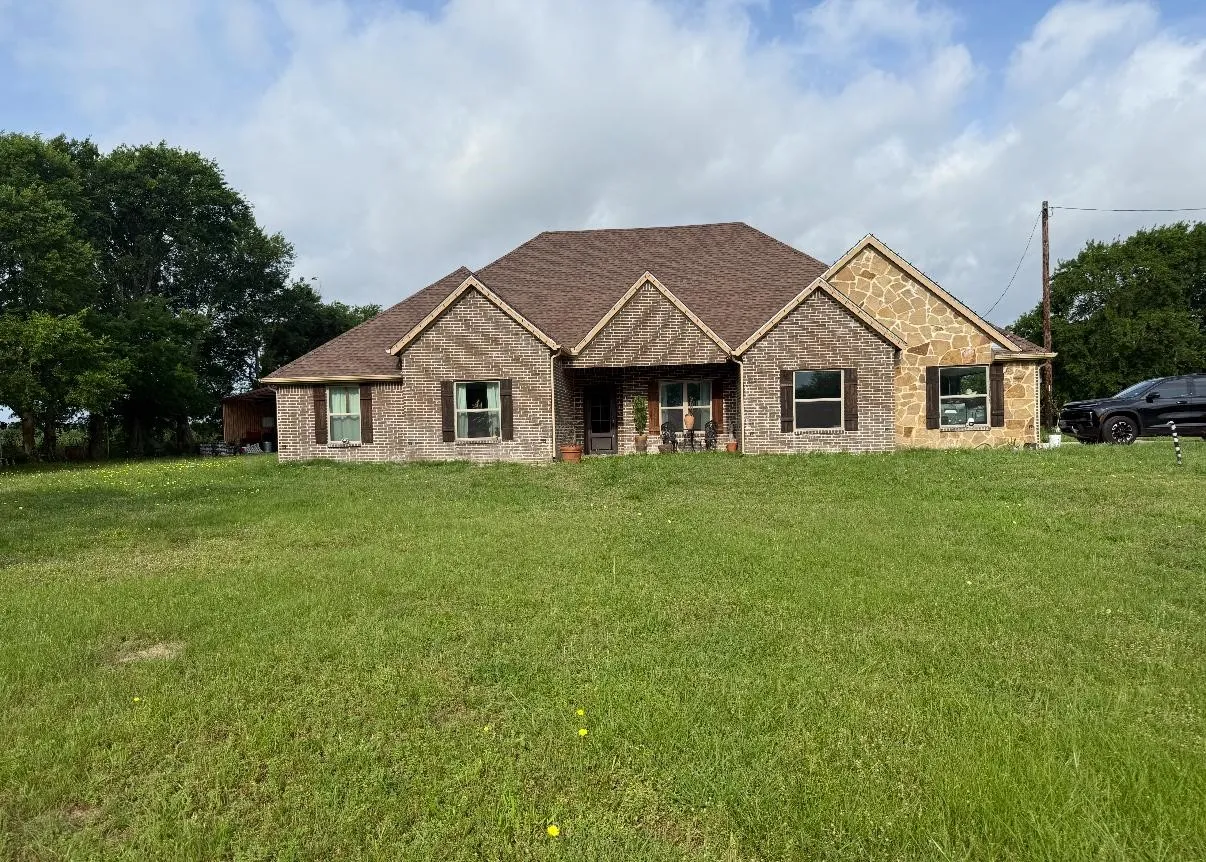 Single Family Residence For Sale in Hopkins County , 2219 Farm Road 275 N, Cumby, Texas 75433, 3 Bedroom, 2 Bathroom, 2 Garage spaces, 2,650 Sqft, built in 2022, mls#21285189, Real Estate Agent in Cumby, Homes For Sale in Hopkins county, Homes For Sale in Cumby, Realtor in Cumby Texas, Real Estate Brokerage Independent Realty Texas, Luminita Cordes Realtor