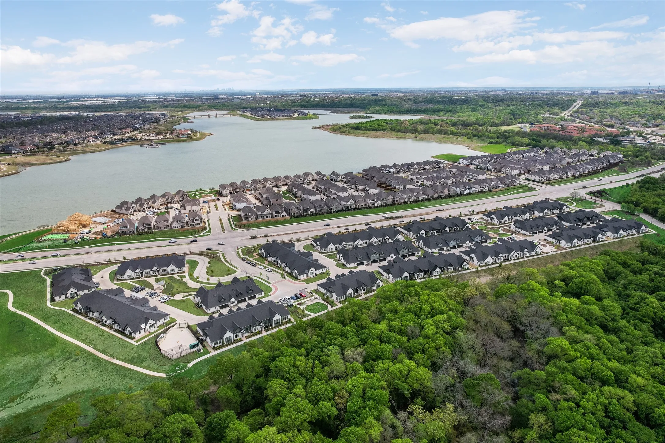 Townhouse For Rent in Tarrant County , 3153 Winter Rose Way RR # 7, Arlington, Texas 76005, 2 Bedroom, 2 Bathroom, 2 Garage spaces, 1,367 Sqft, built in 2023, mls#21285322, Real Estate Agent in Arlington, Homes For Rent in Tarrant county, Homes For Rent in Arlington, Realtor in Arlington Texas, Real Estate Brokerage Independent Realty Texas, Luminita Cordes Realtor