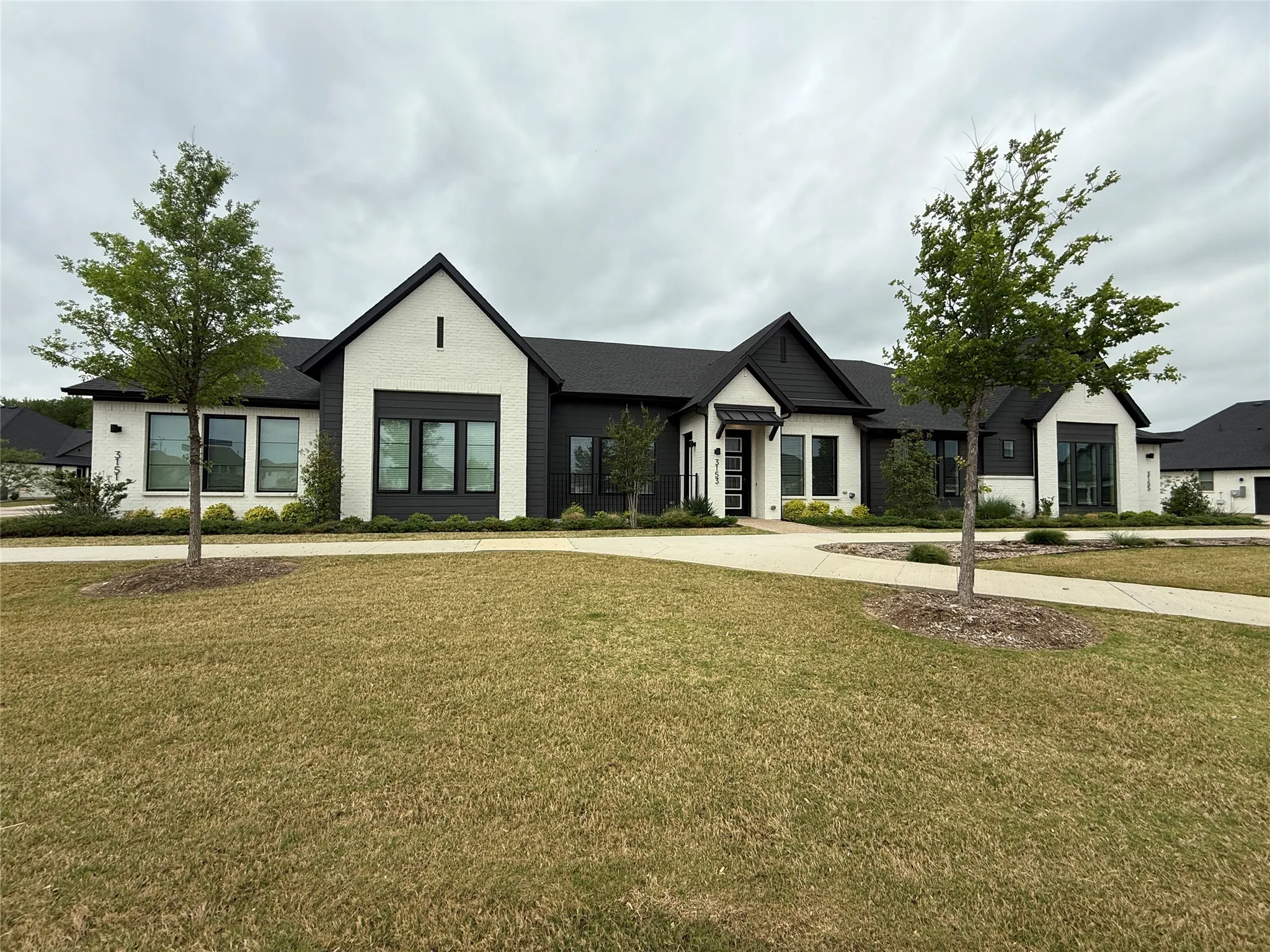 Townhouse For Rent in Tarrant County , 3153 Winter Rose Way RR # 7, Arlington, Texas 76005, 2 Bedroom, 2 Bathroom, 2 Garage spaces, 1,367 Sqft, built in 2023, mls#21285322, Real Estate Agent in Arlington, Homes For Rent in Tarrant county, Homes For Rent in Arlington, Realtor in Arlington Texas, Real Estate Brokerage Independent Realty Texas, Luminita Cordes Realtor