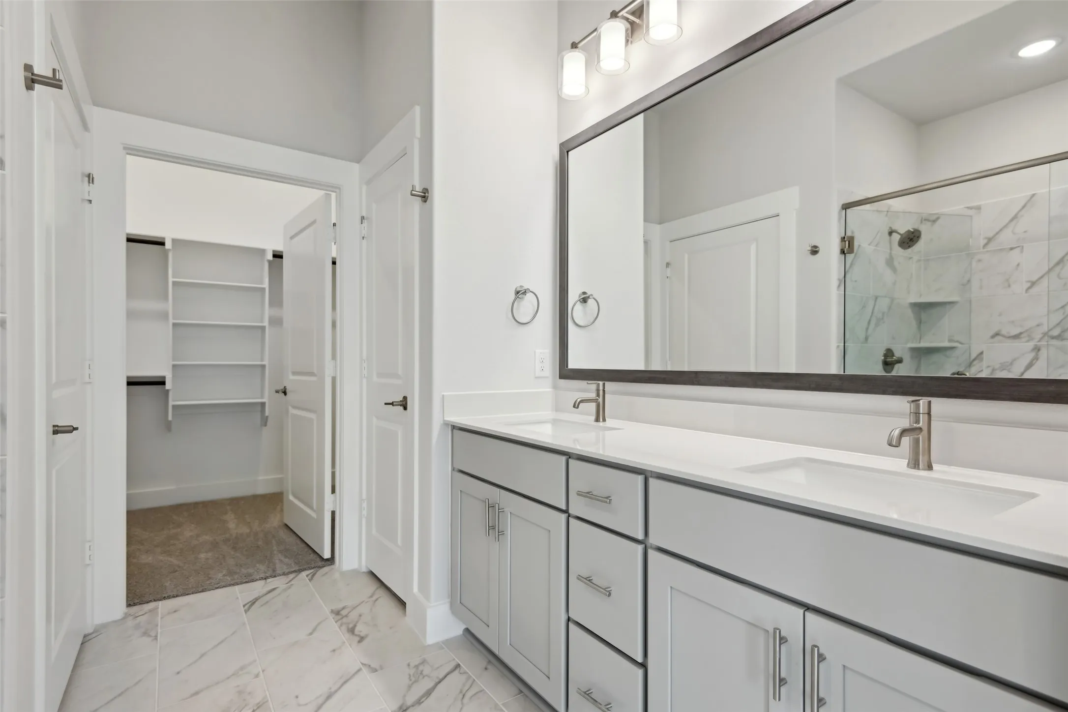 Townhouse For Rent in Tarrant County , 3153 Winter Rose Way RR # 7, Arlington, Texas 76005, 2 Bedroom, 2 Bathroom, 2 Garage spaces, 1,367 Sqft, built in 2023, mls#21285322, Real Estate Agent in Arlington, Homes For Rent in Tarrant county, Homes For Rent in Arlington, Realtor in Arlington Texas, Real Estate Brokerage Independent Realty Texas, Luminita Cordes Realtor
