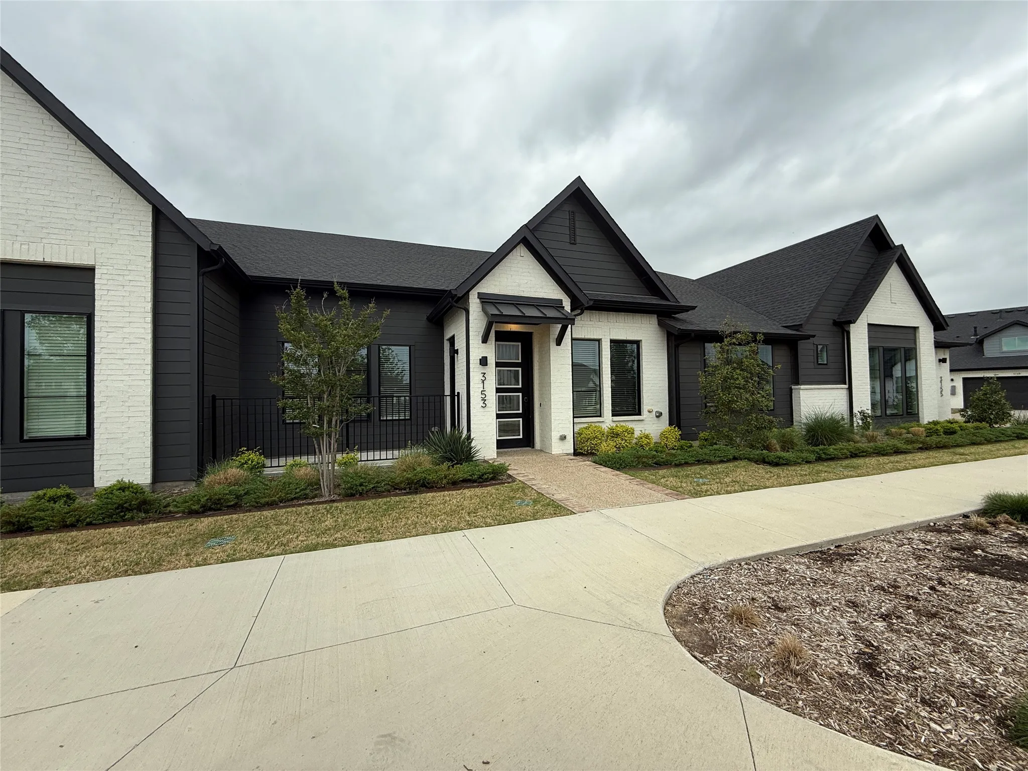 Townhouse For Rent in Tarrant County , 3153 Winter Rose Way RR # 7, Arlington, Texas 76005, 2 Bedroom, 2 Bathroom, 2 Garage spaces, 1,367 Sqft, built in 2023, mls#21285322, Real Estate Agent in Arlington, Homes For Rent in Tarrant county, Homes For Rent in Arlington, Realtor in Arlington Texas, Real Estate Brokerage Independent Realty Texas, Luminita Cordes Realtor