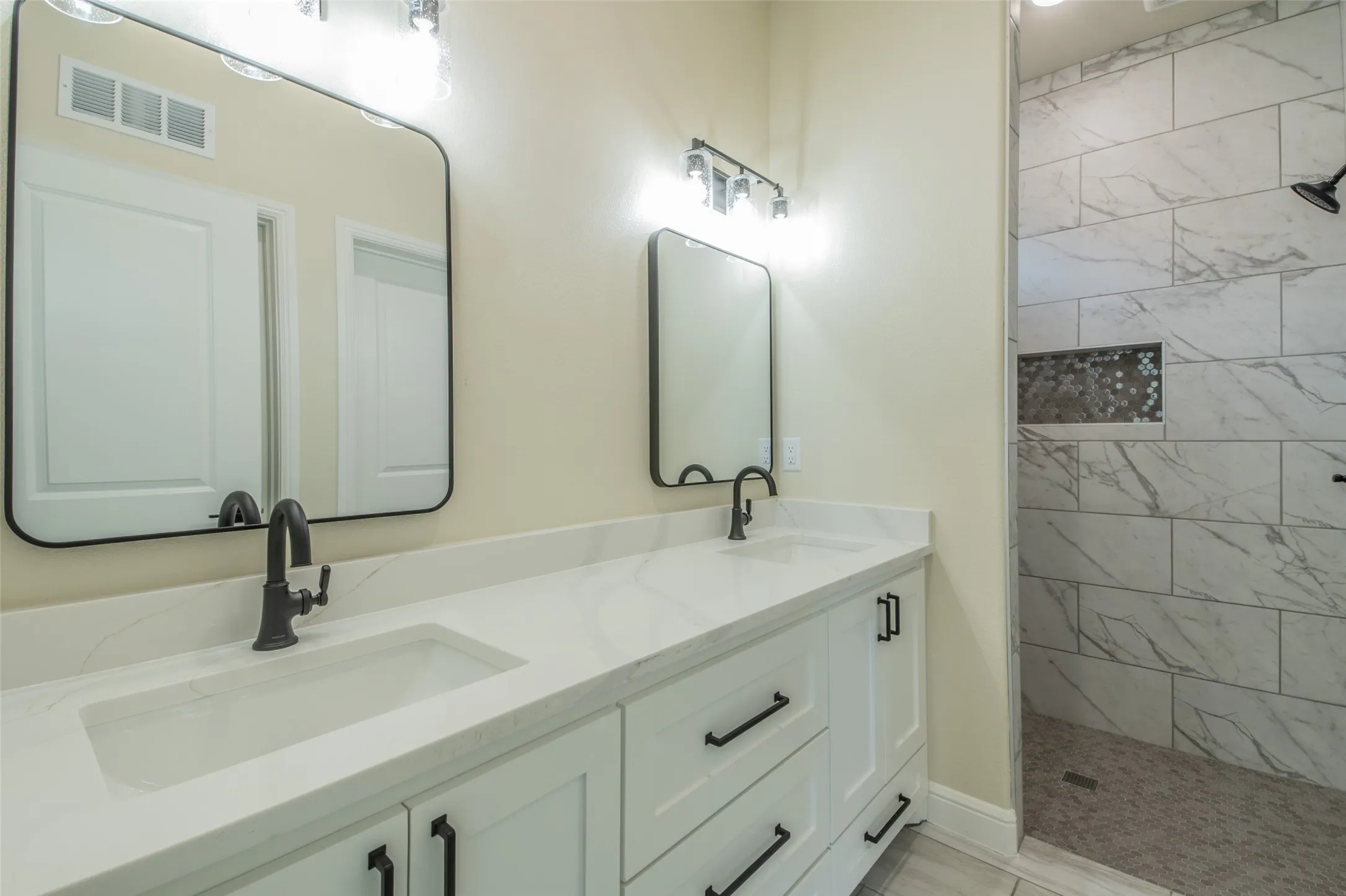 Single Family Residence For Sale in Hood County , 2719 Sycamore Court, Granbury, Texas 76048, 3 Bedroom, 2 Bathroom, 1 Garage spaces, 1,411 Sqft, built in 2026, mls#21281980, Real Estate Agent in Granbury, Homes For Sale in Hood county, Homes For Sale in Granbury, Realtor in Granbury Texas, Real Estate Brokerage Independent Realty Texas, Luminita Cordes Realtor