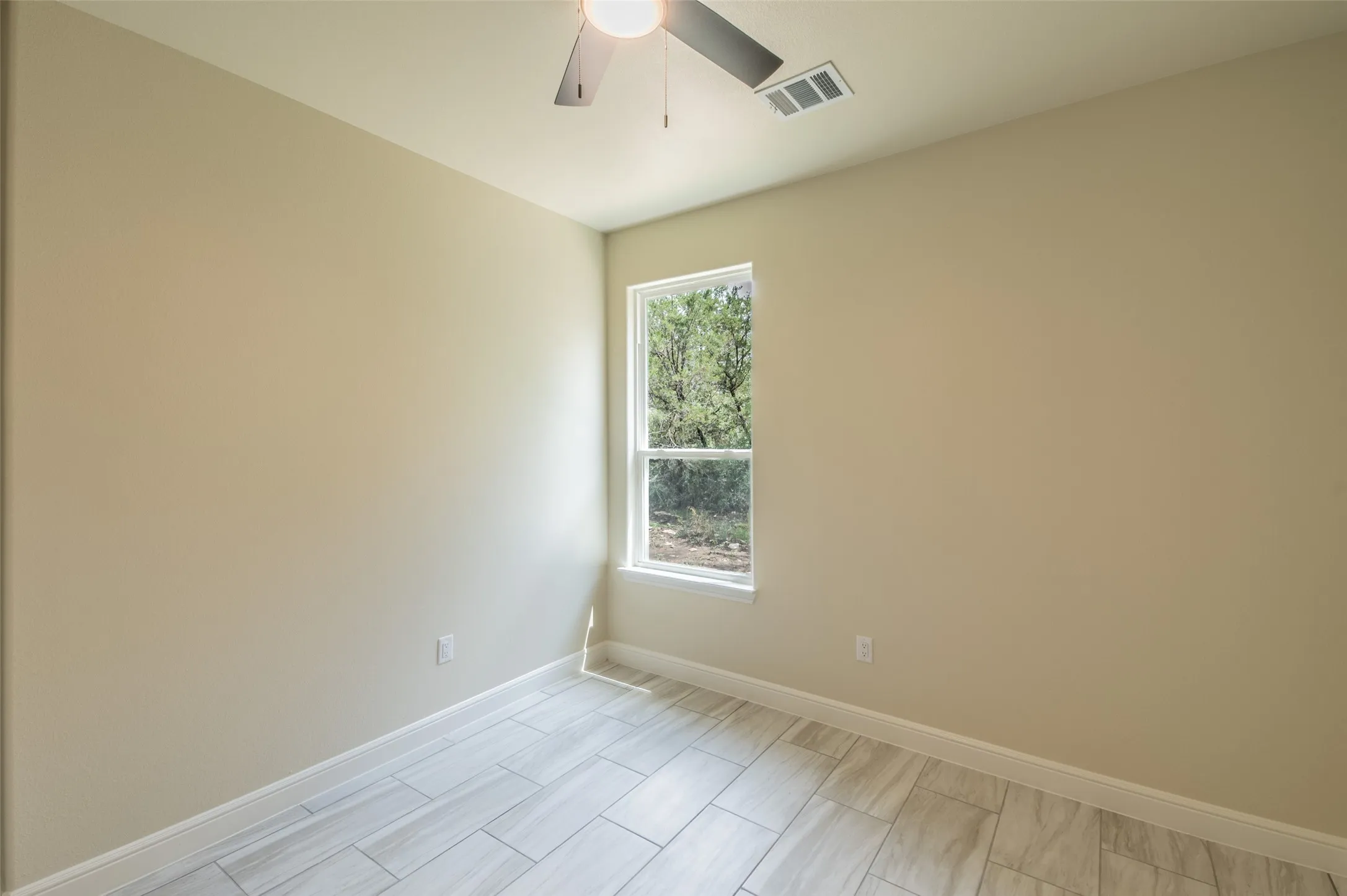 Single Family Residence For Sale in Hood County , 2719 Sycamore Court, Granbury, Texas 76048, 3 Bedroom, 2 Bathroom, 1 Garage spaces, 1,411 Sqft, built in 2026, mls#21281980, Real Estate Agent in Granbury, Homes For Sale in Hood county, Homes For Sale in Granbury, Realtor in Granbury Texas, Real Estate Brokerage Independent Realty Texas, Luminita Cordes Realtor
